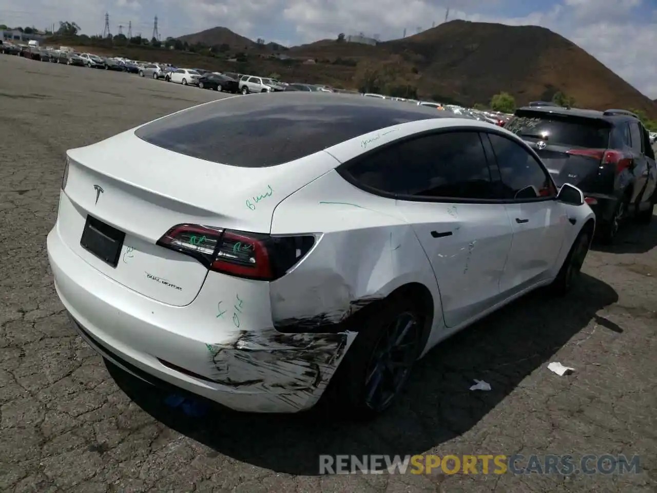 4 Photograph of a damaged car 5YJ3E1EB3NF178220 TESLA MODEL 3 2022