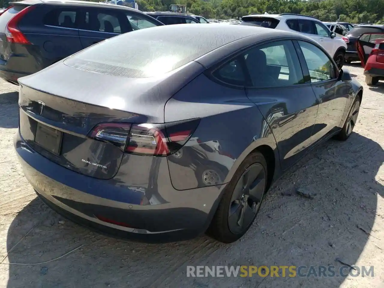 4 Photograph of a damaged car 5YJ3E1EB3NF191565 TESLA MODEL 3 2022