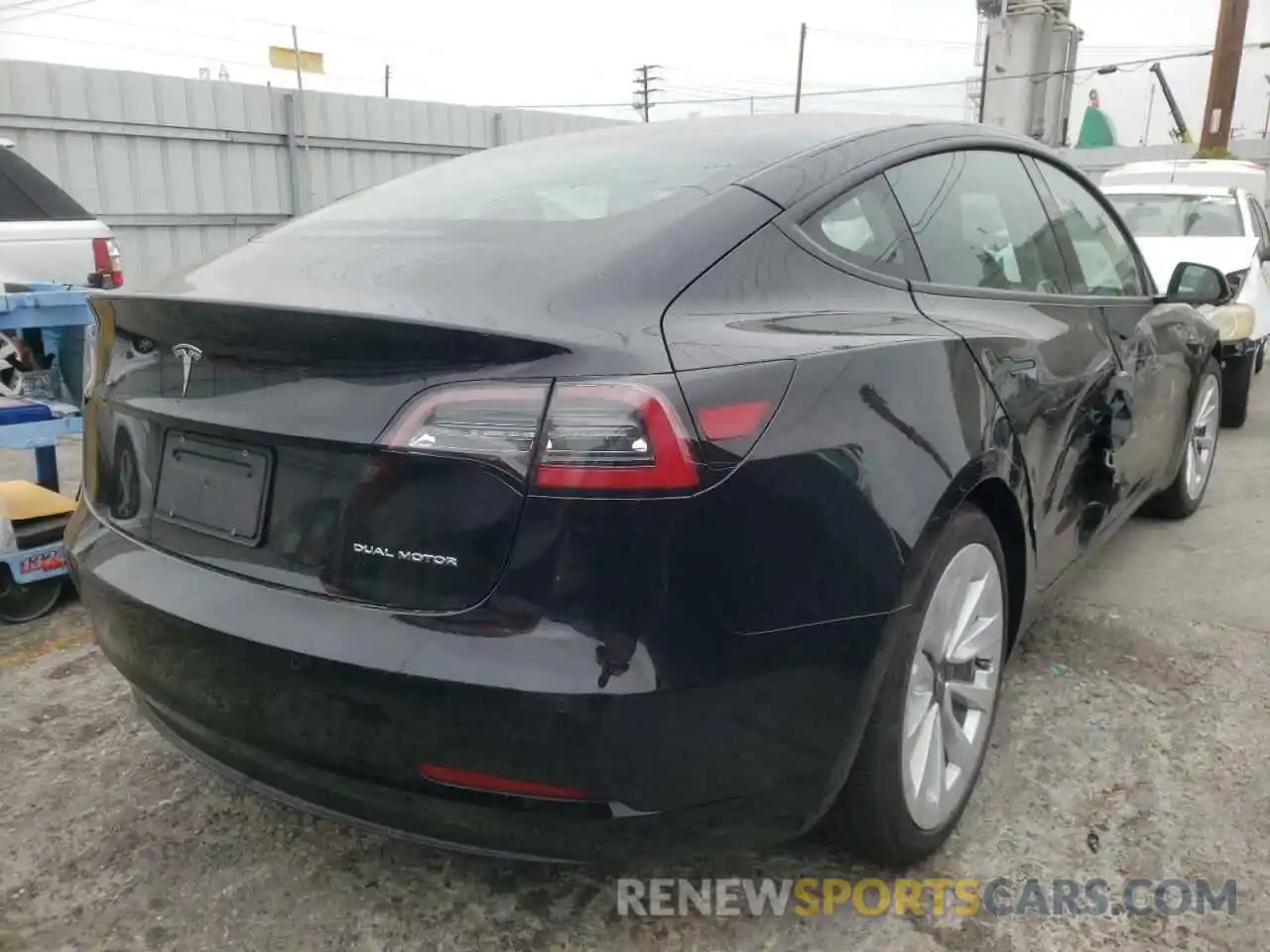 4 Photograph of a damaged car 5YJ3E1EB3NF192277 TESLA MODEL 3 2022