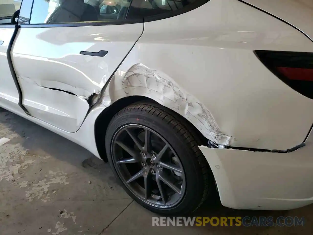 9 Photograph of a damaged car 5YJ3E1EB4NF108306 TESLA MODEL 3 2022