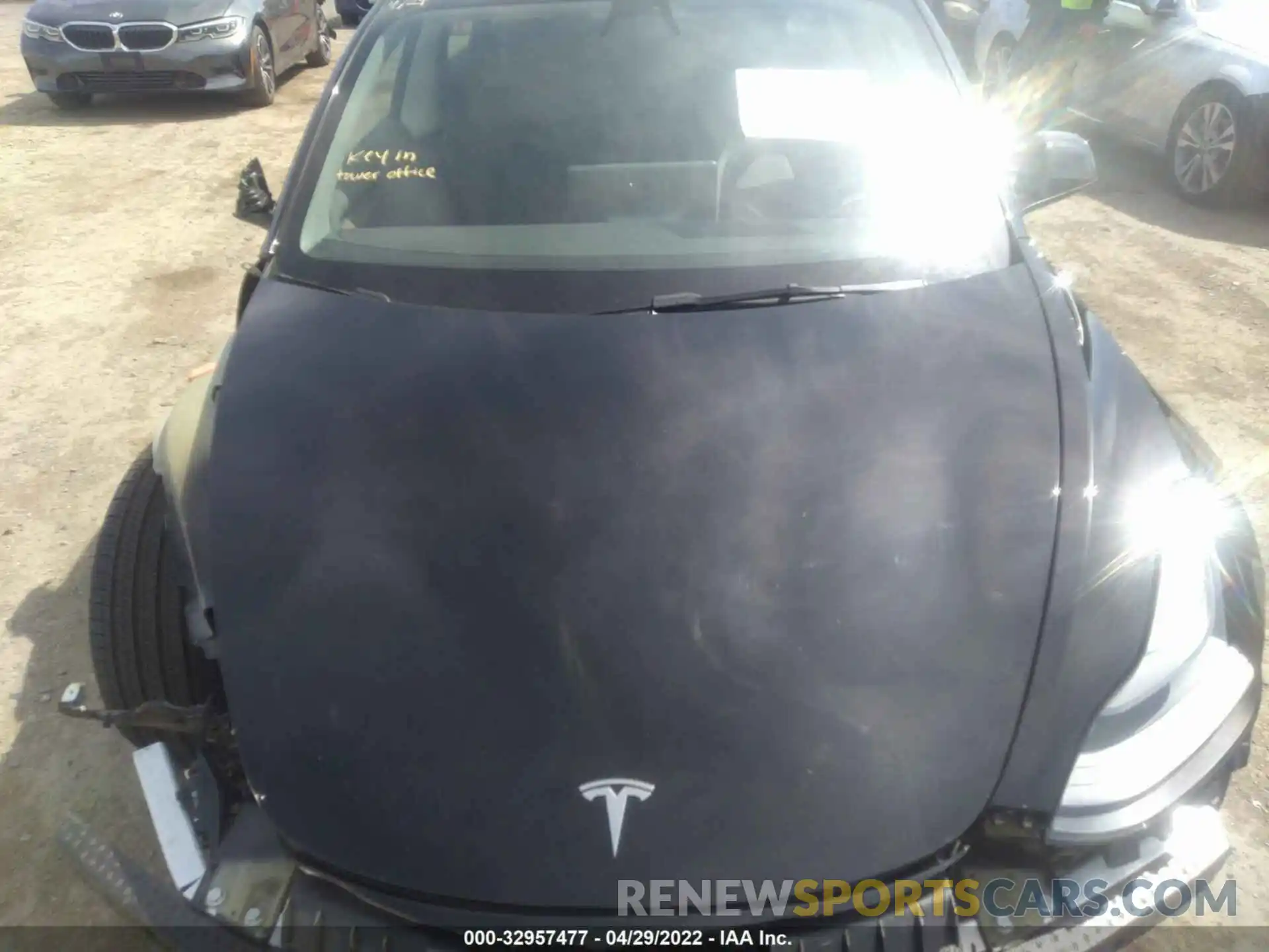 10 Photograph of a damaged car 5YJ3E1EB4NF124988 TESLA MODEL 3 2022