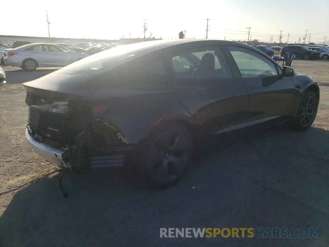 4 Photograph of a damaged car 5YJ3E1EB4NF136848 TESLA MODEL 3 2022