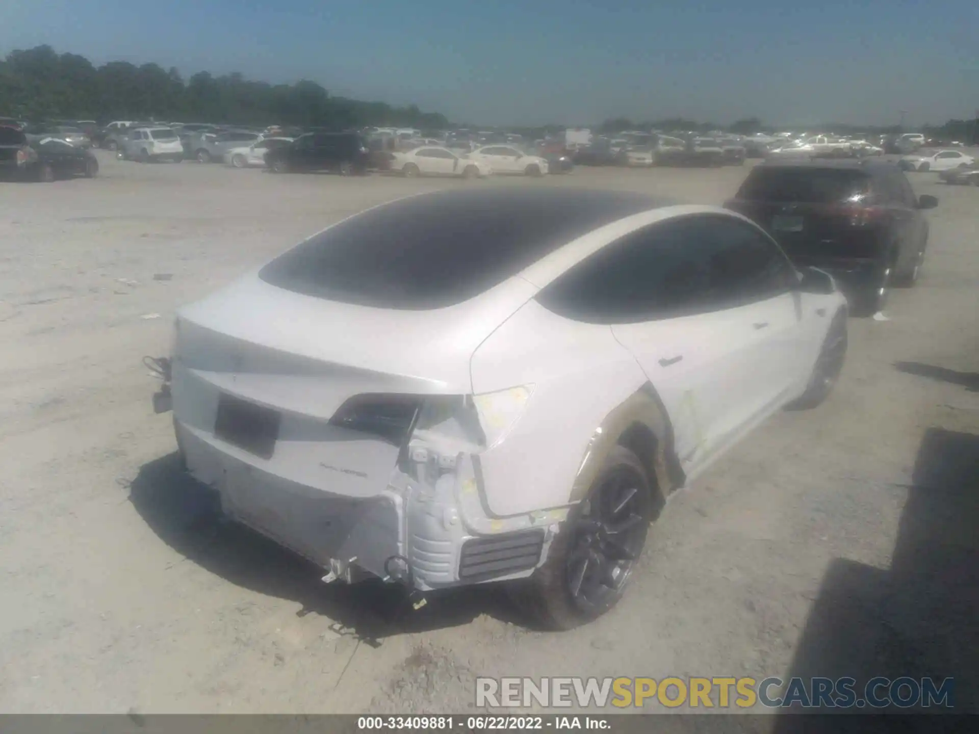 4 Photograph of a damaged car 5YJ3E1EB4NF162186 TESLA MODEL 3 2022