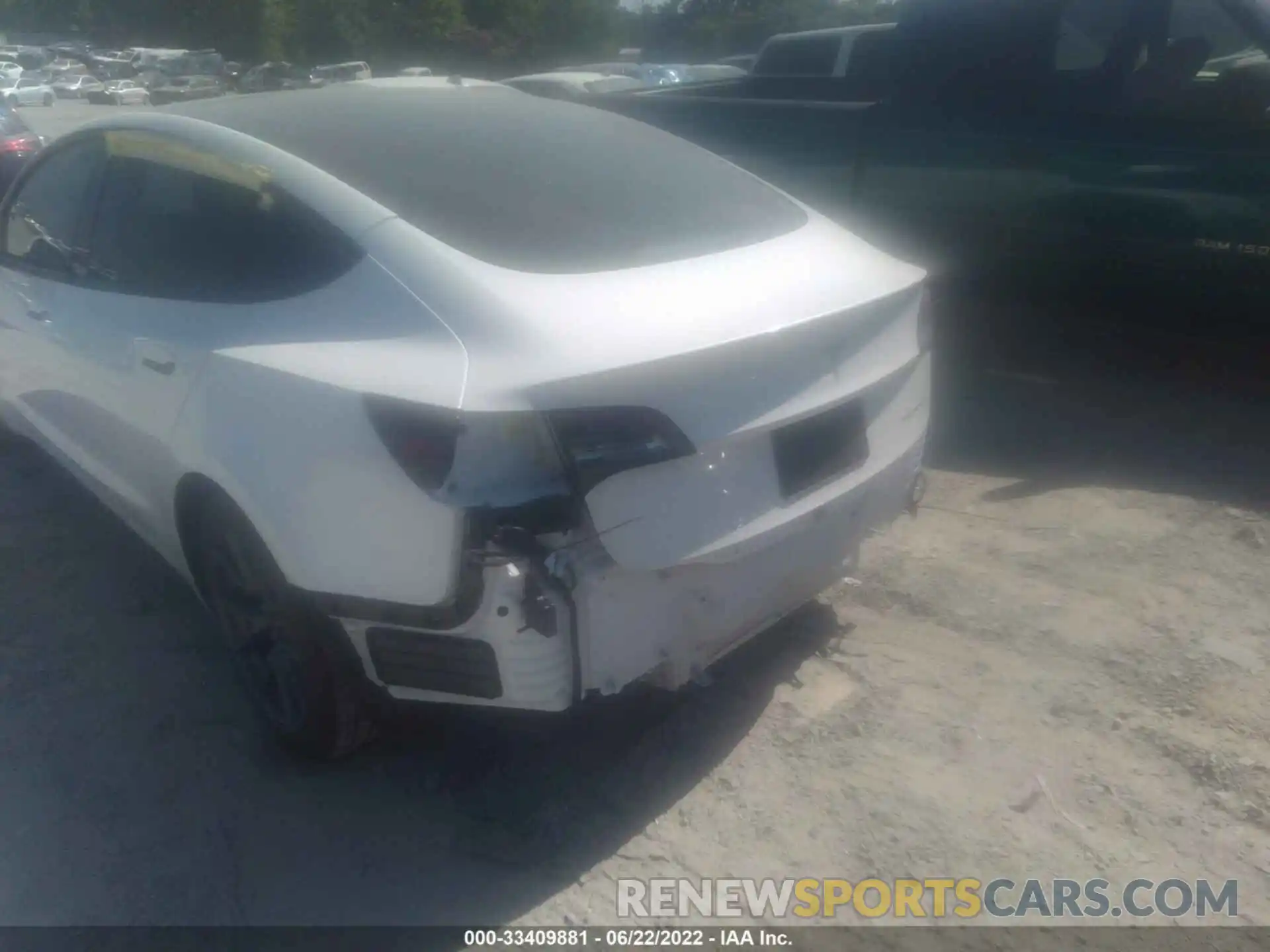 6 Photograph of a damaged car 5YJ3E1EB4NF162186 TESLA MODEL 3 2022