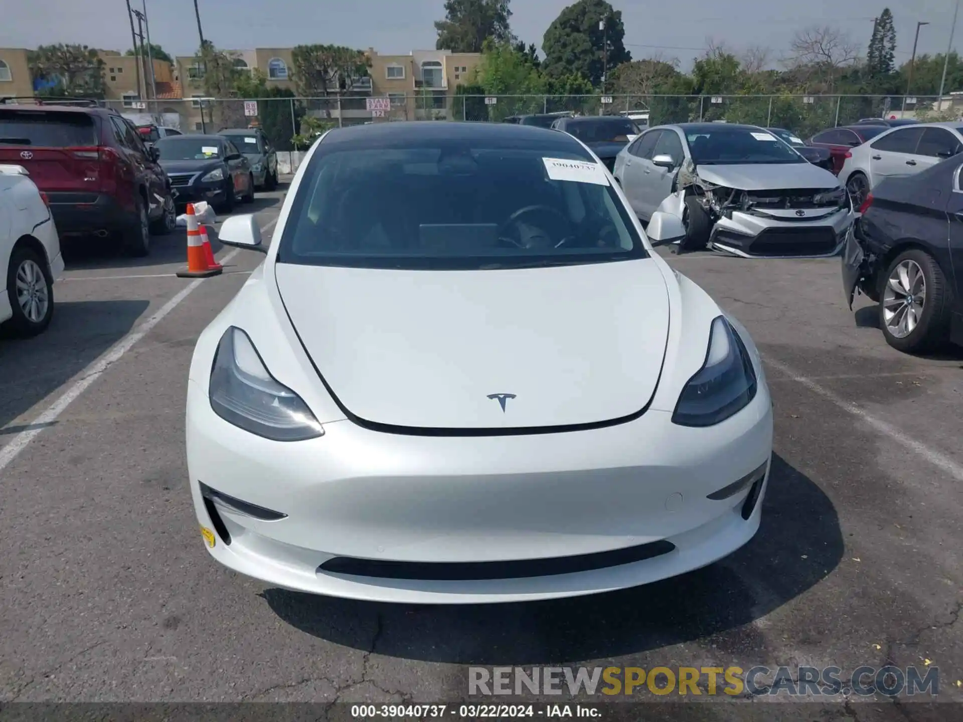 11 Photograph of a damaged car 5YJ3E1EB4NF271957 TESLA MODEL 3 2022