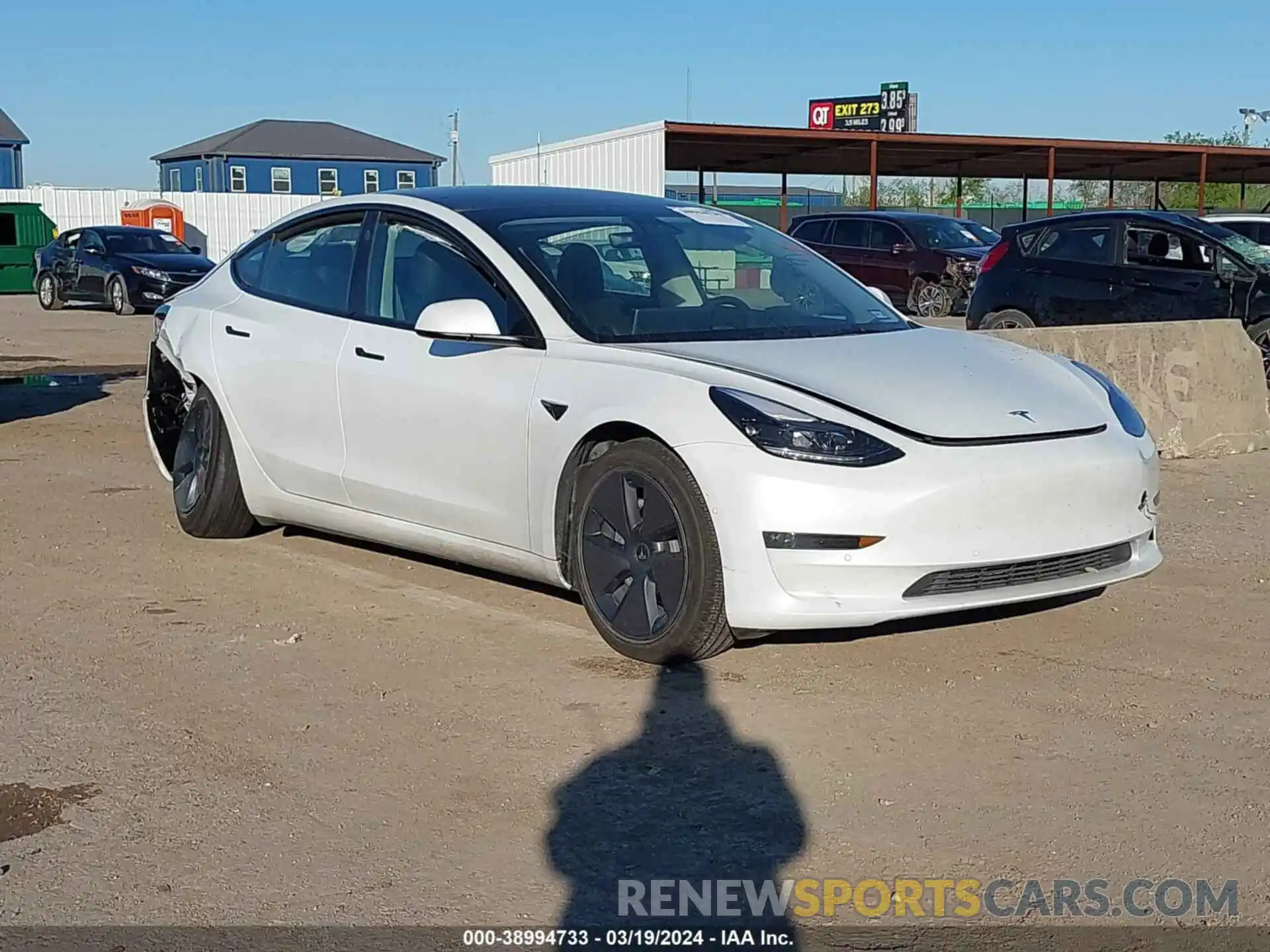 1 Photograph of a damaged car 5YJ3E1EB4NF334586 TESLA MODEL 3 2022