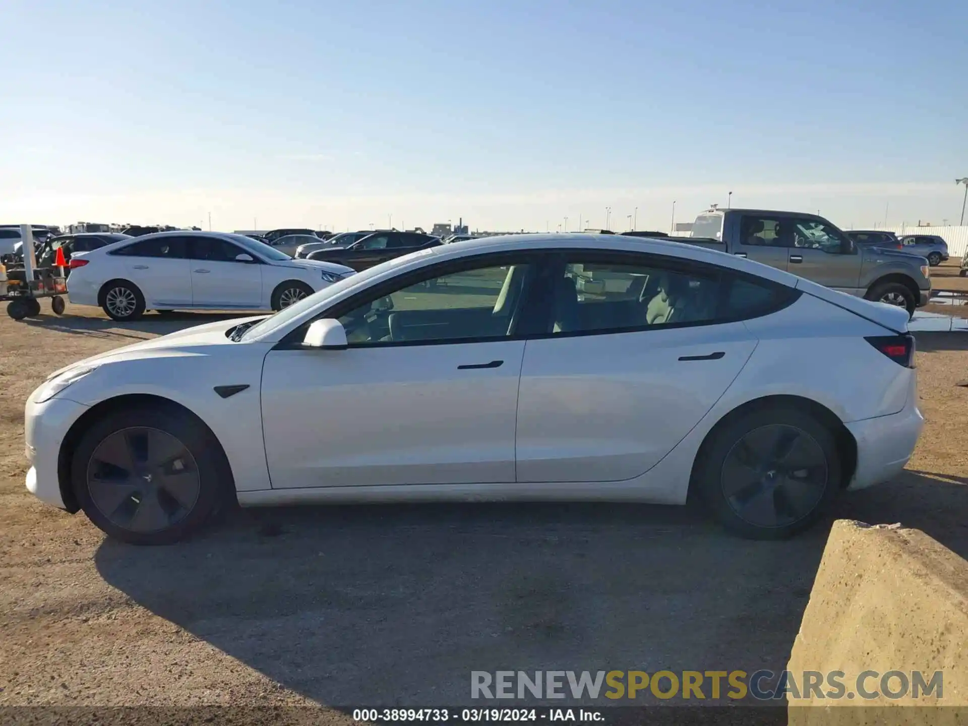 14 Photograph of a damaged car 5YJ3E1EB4NF334586 TESLA MODEL 3 2022