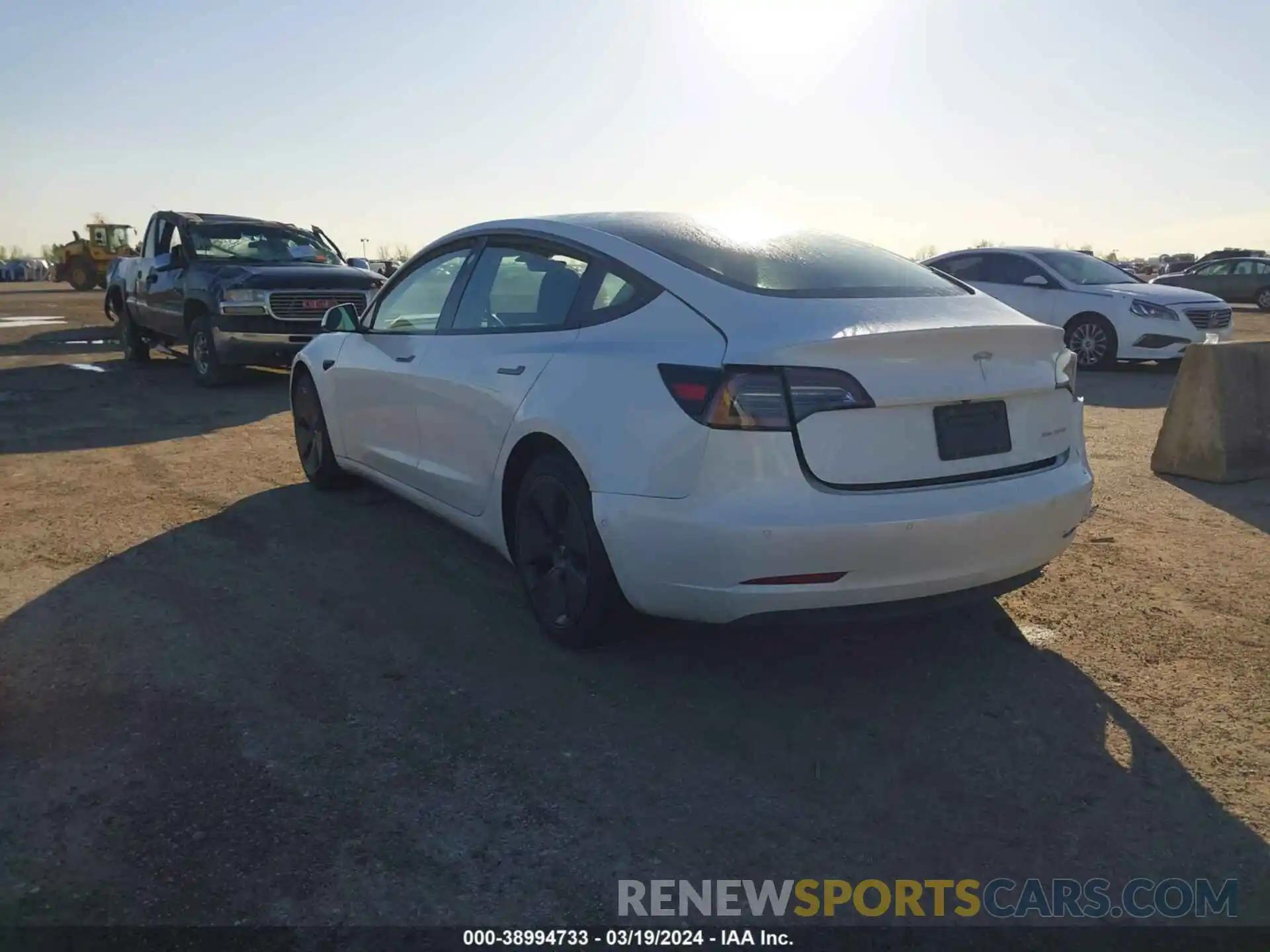 3 Photograph of a damaged car 5YJ3E1EB4NF334586 TESLA MODEL 3 2022