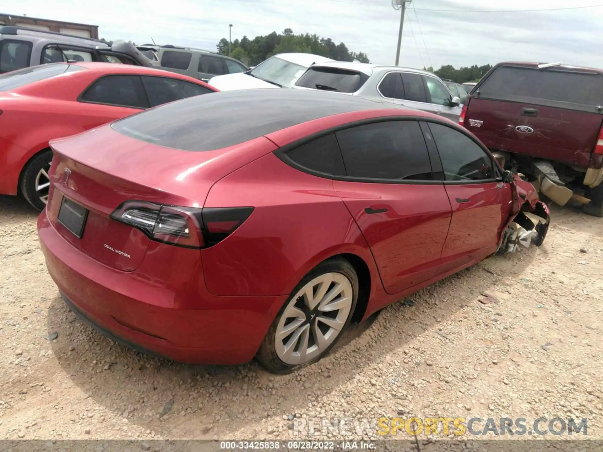 4 Photograph of a damaged car 5YJ3E1EB5NF117709 TESLA MODEL 3 2022