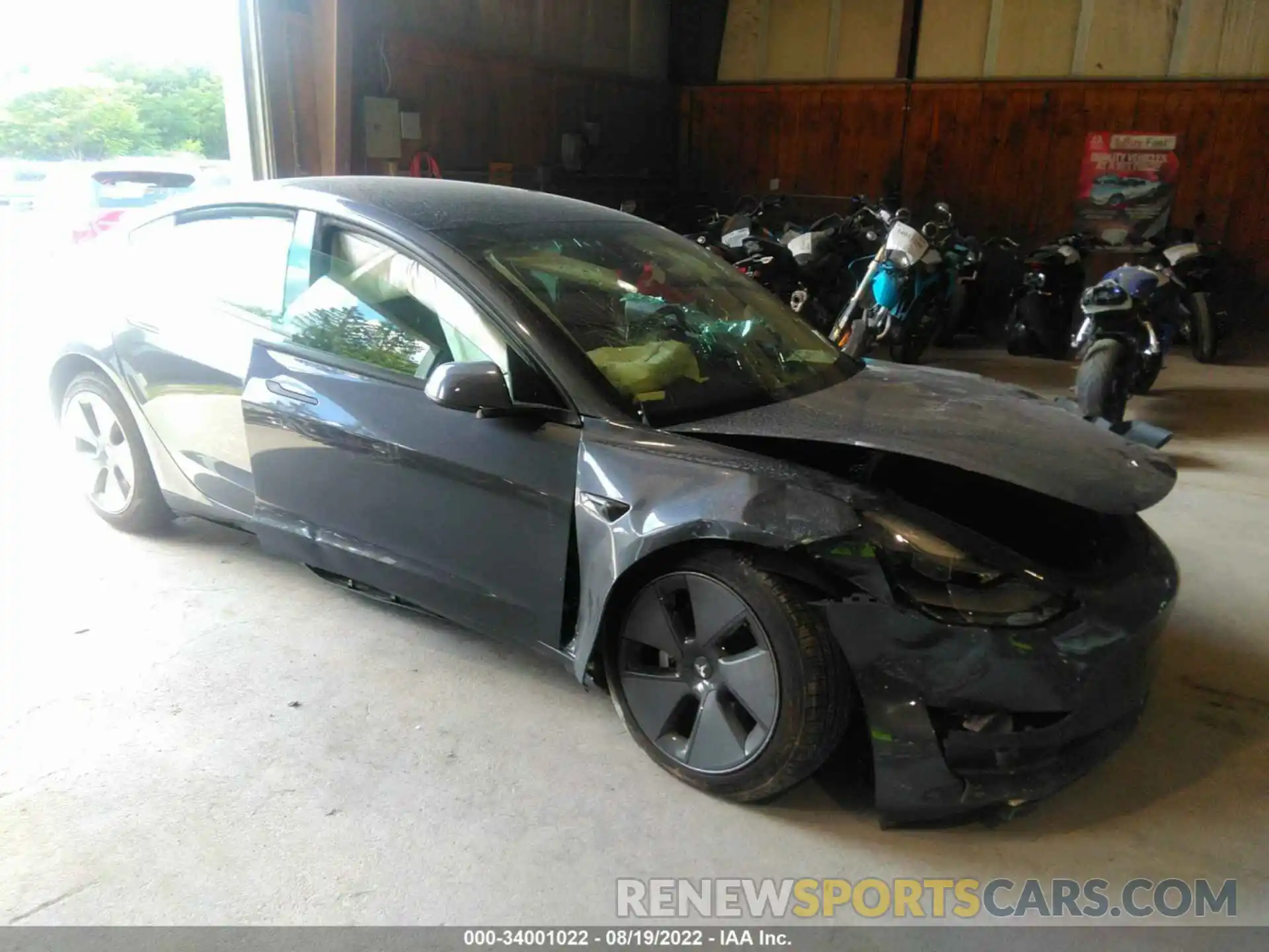 1 Photograph of a damaged car 5YJ3E1EB5NF130993 TESLA MODEL 3 2022