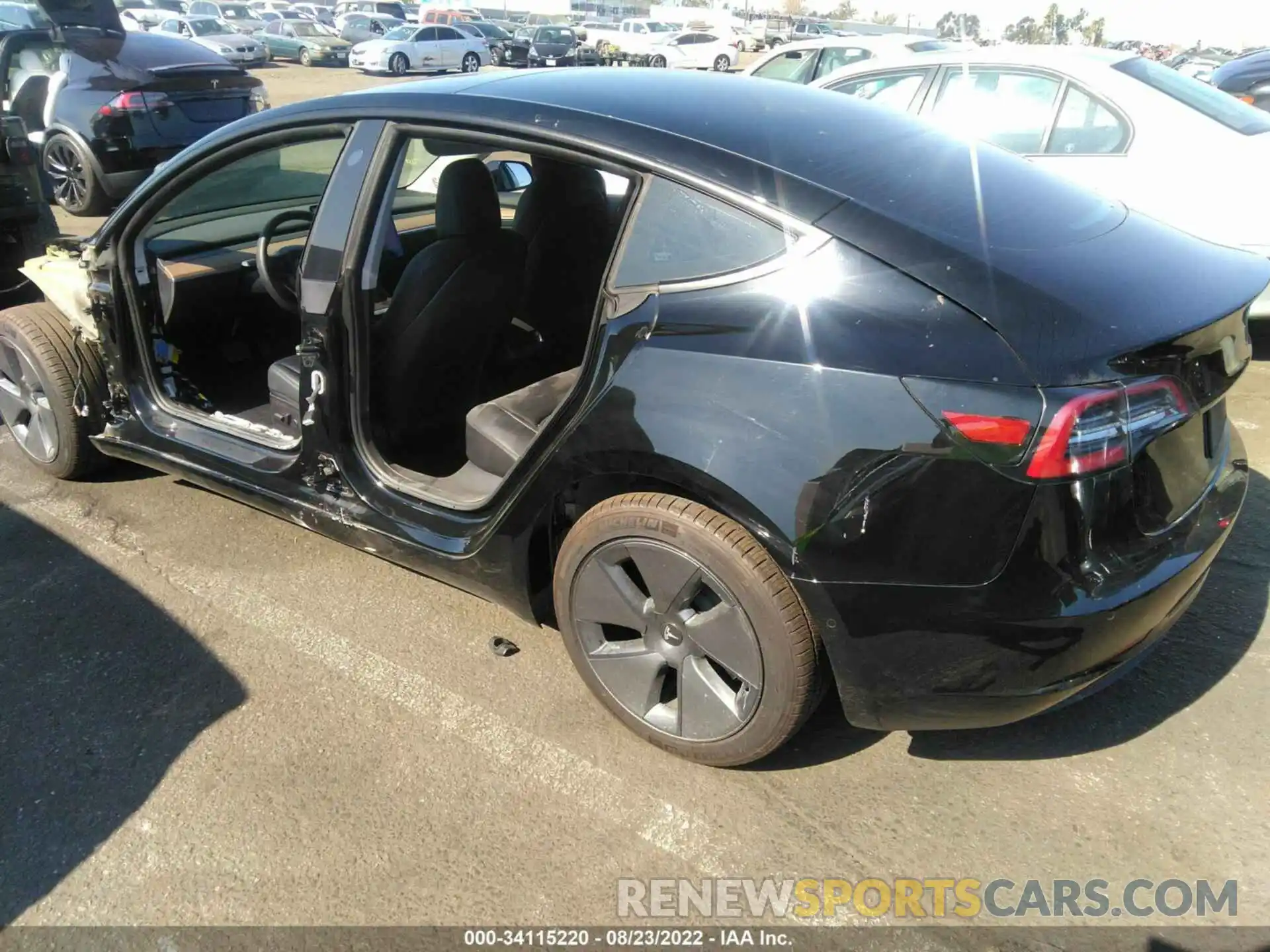 3 Photograph of a damaged car 5YJ3E1EB5NF152587 TESLA MODEL 3 2022