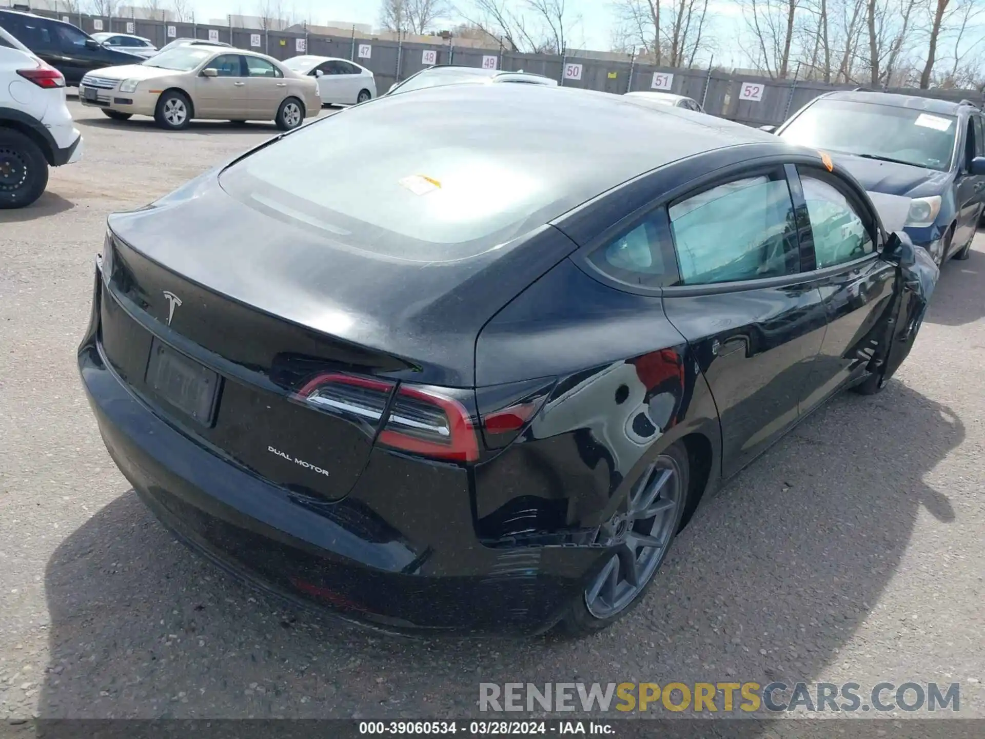 4 Photograph of a damaged car 5YJ3E1EB5NF182866 TESLA MODEL 3 2022