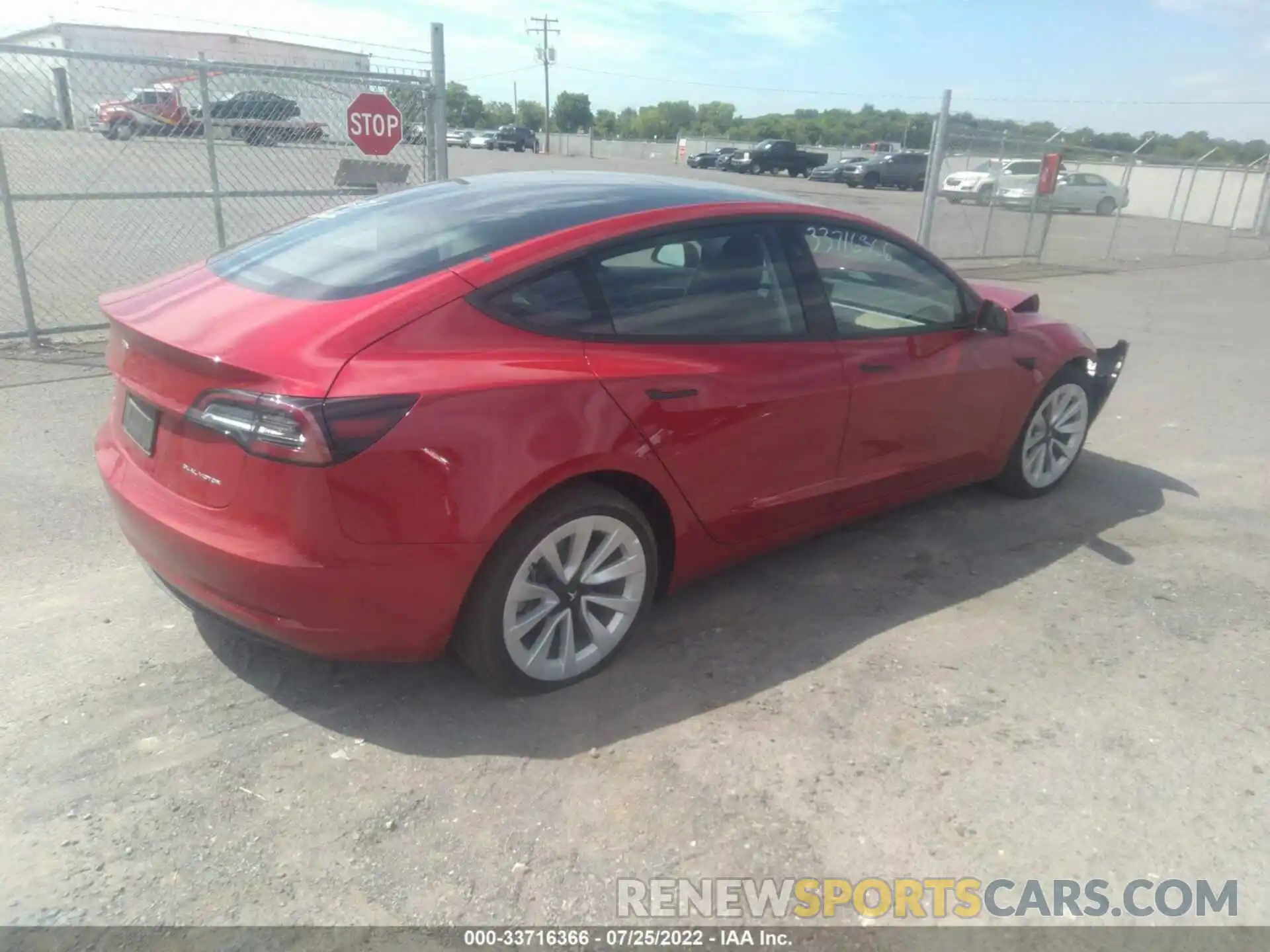 4 Фотография поврежденного автомобиля 5YJ3E1EB5NF185105 TESLA MODEL 3 2022