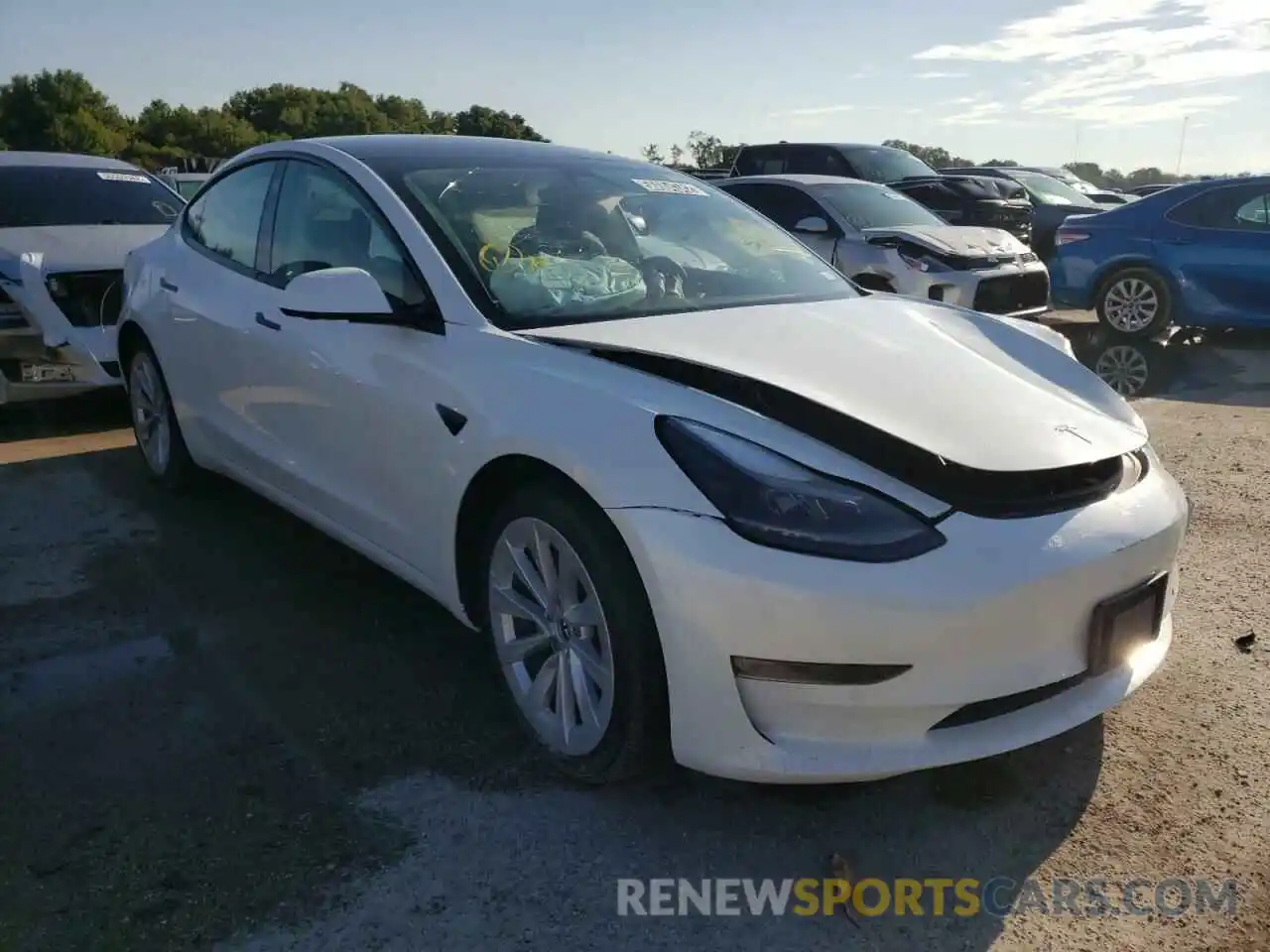 1 Photograph of a damaged car 5YJ3E1EB5NF185122 TESLA MODEL 3 2022