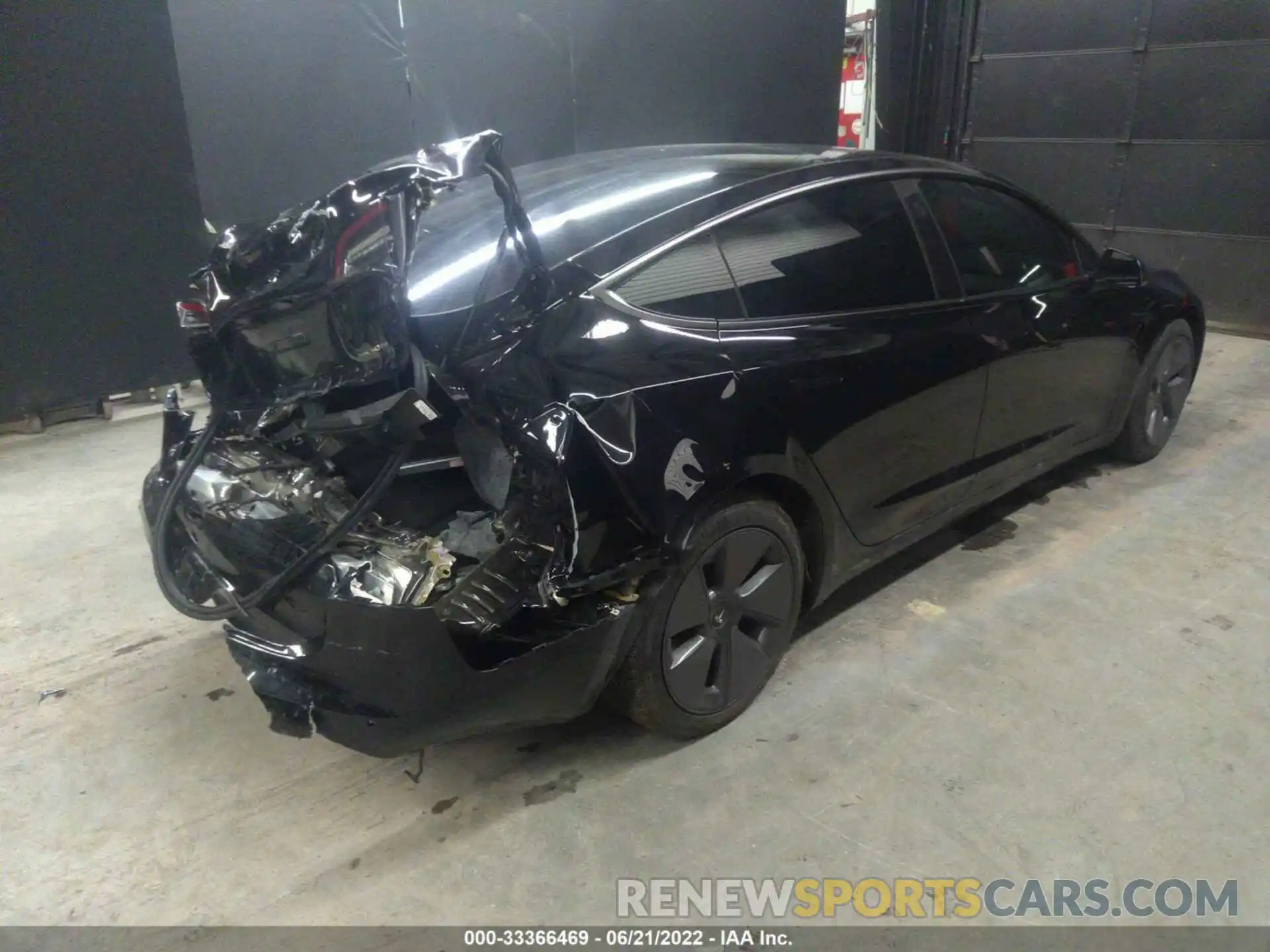 4 Photograph of a damaged car 5YJ3E1EB6NF126547 TESLA MODEL 3 2022