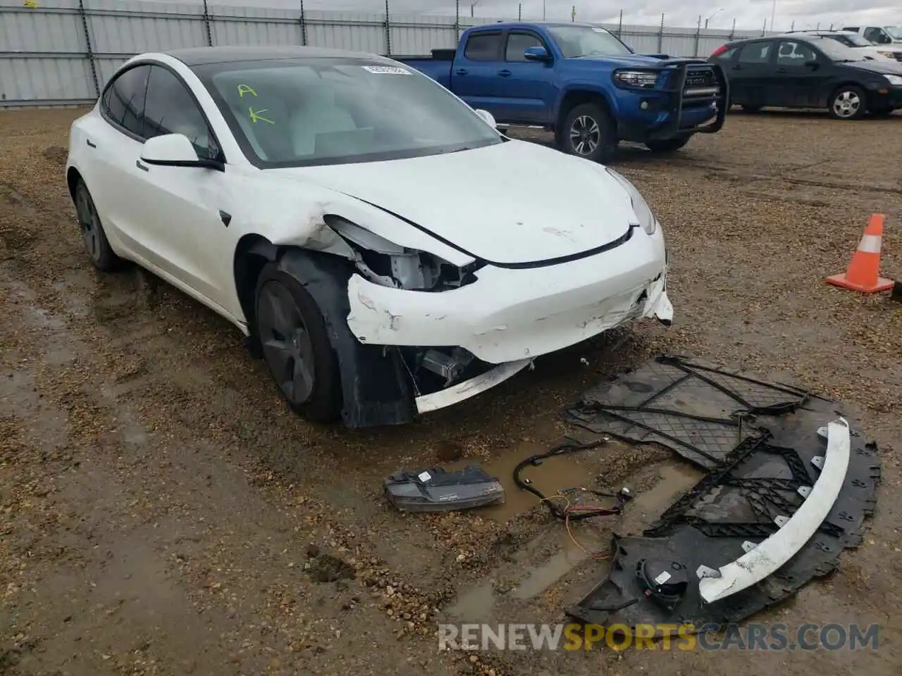 1 Photograph of a damaged car 5YJ3E1EB6NF126600 TESLA MODEL 3 2022