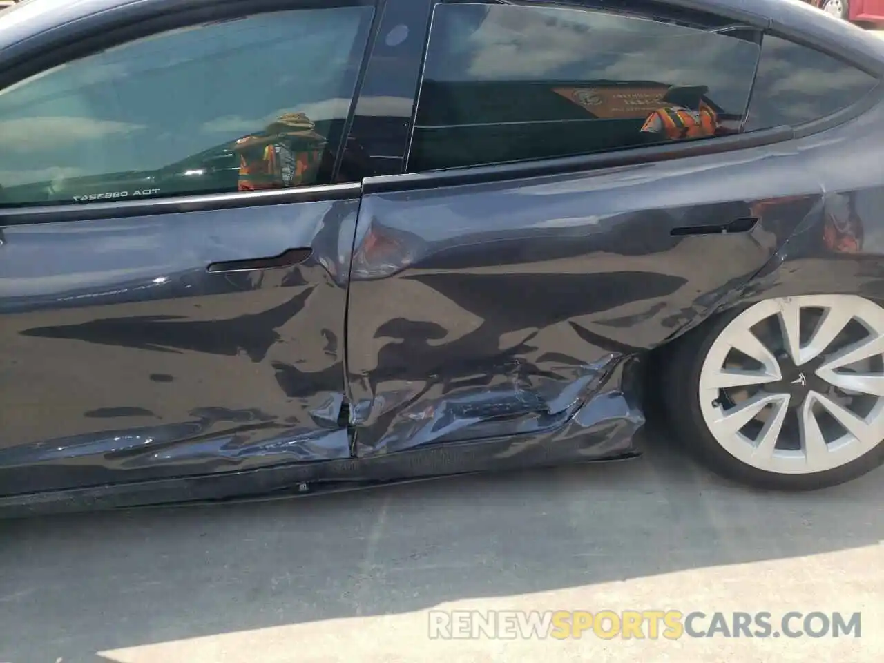 9 Photograph of a damaged car 5YJ3E1EB6NF127357 TESLA MODEL 3 2022