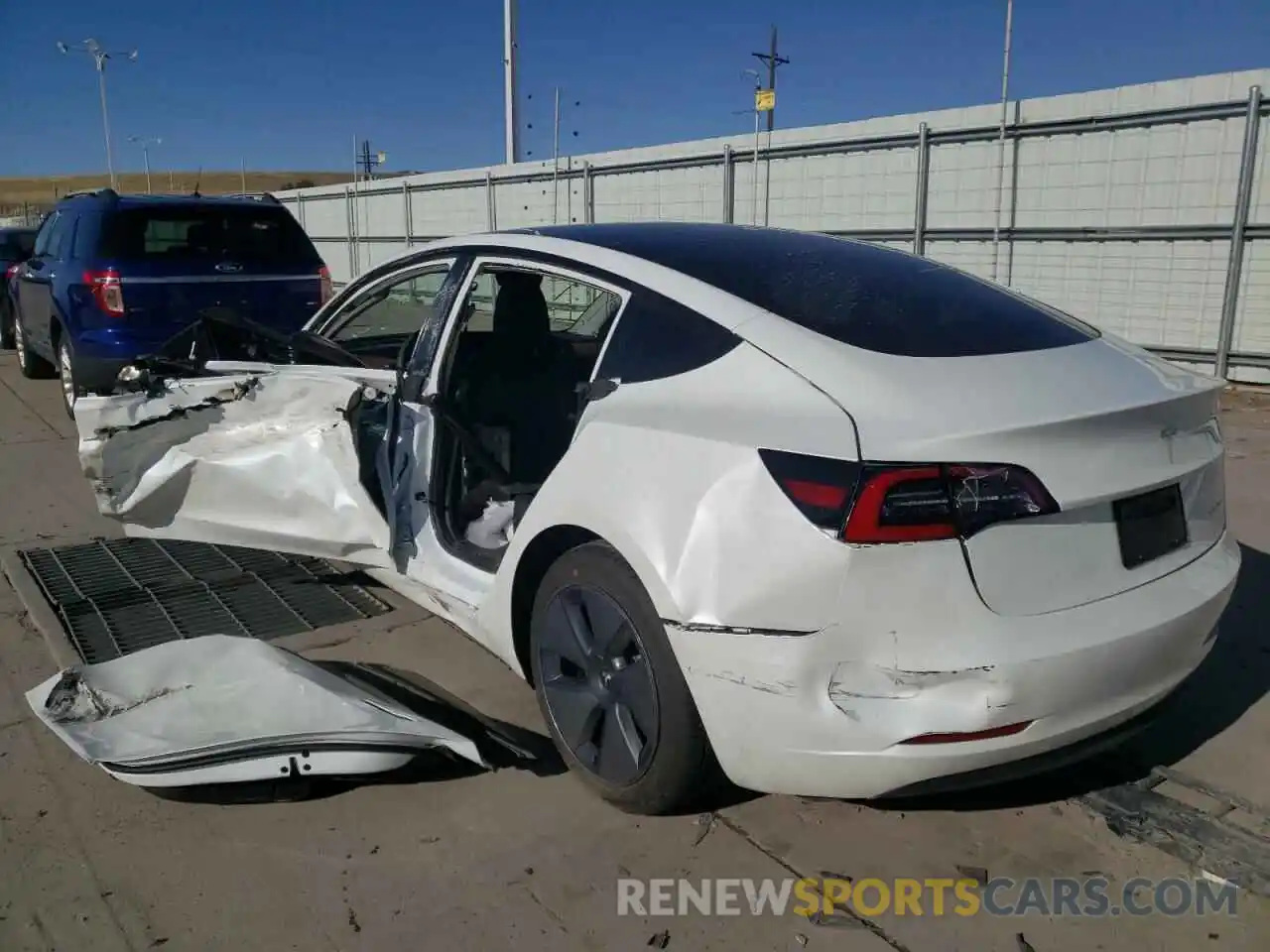 3 Photograph of a damaged car 5YJ3E1EB6NF131618 TESLA MODEL 3 2022