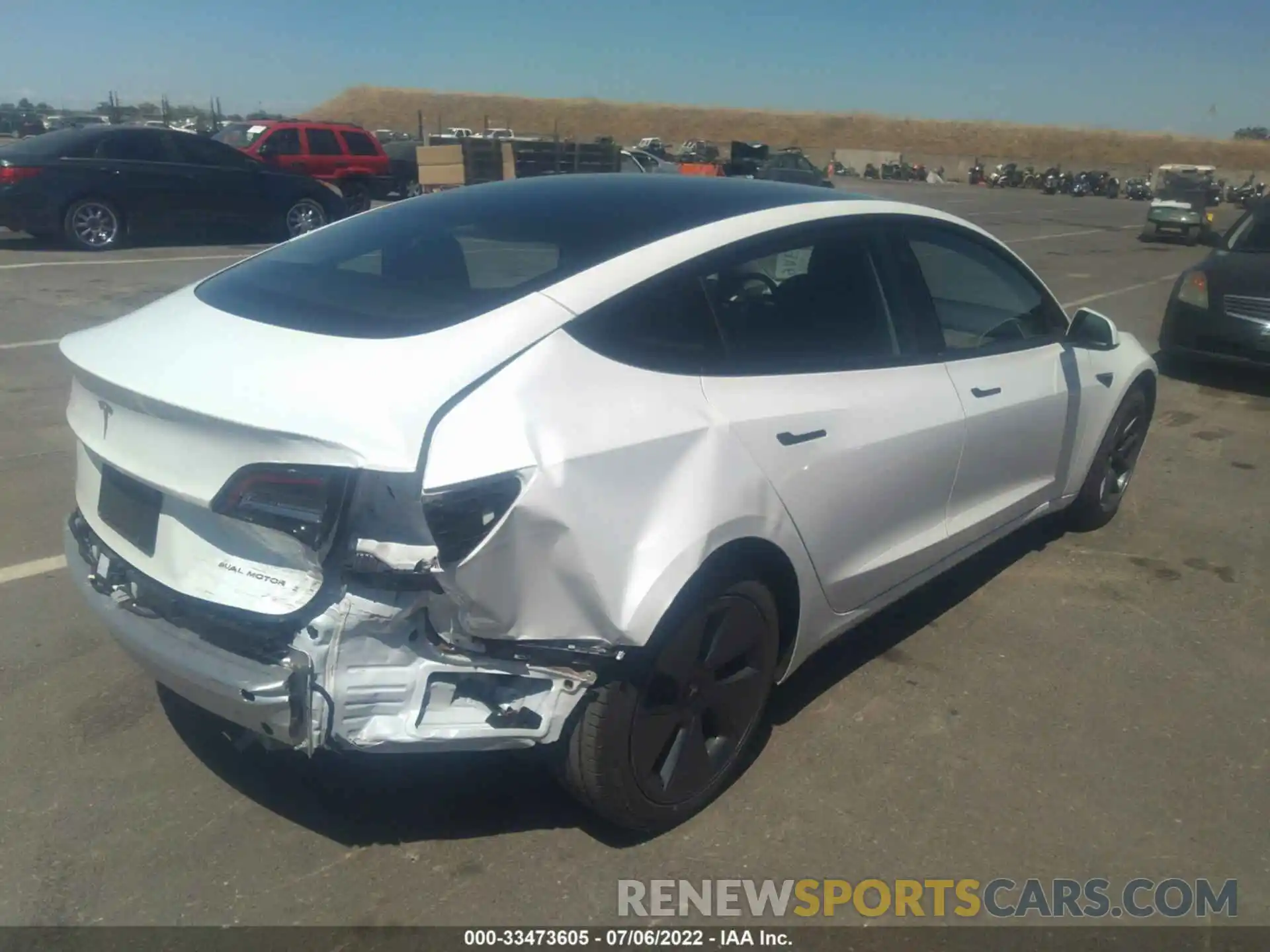 4 Photograph of a damaged car 5YJ3E1EB6NF137760 TESLA MODEL 3 2022