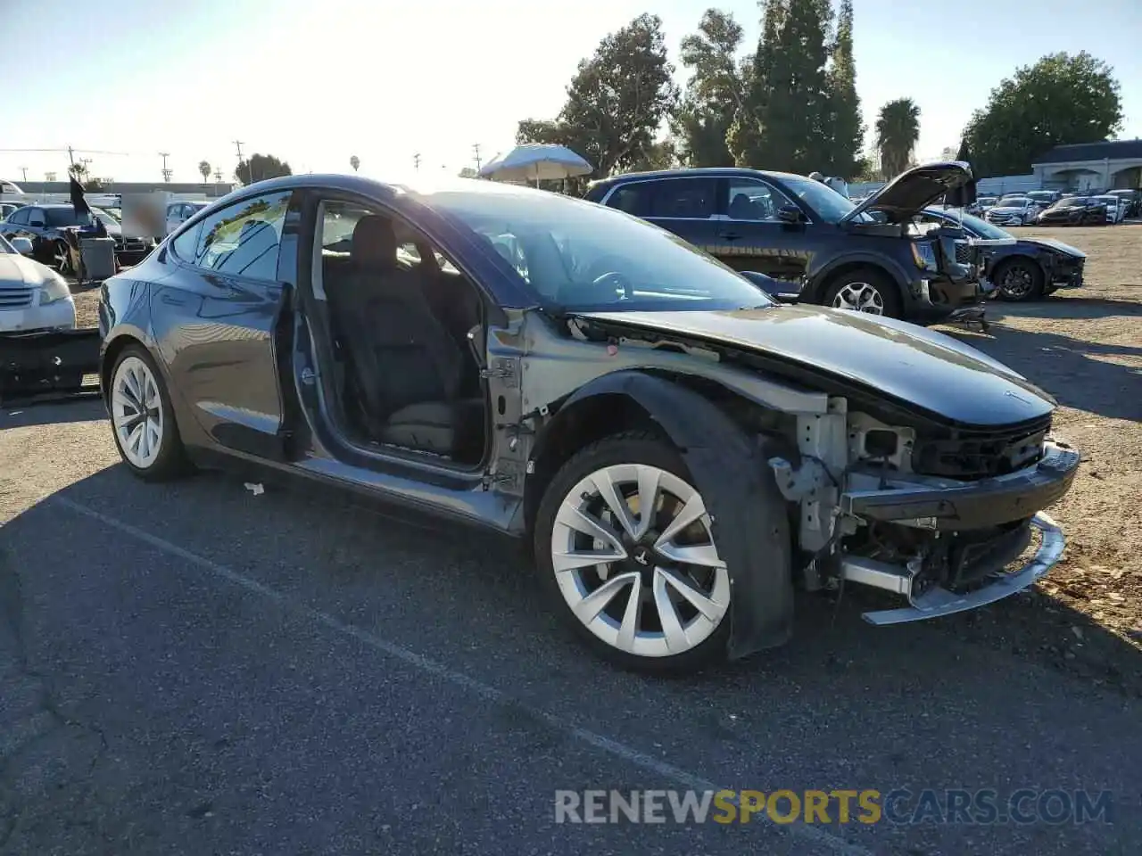 4 Photograph of a damaged car 5YJ3E1EB6NF246722 TESLA MODEL 3 2022