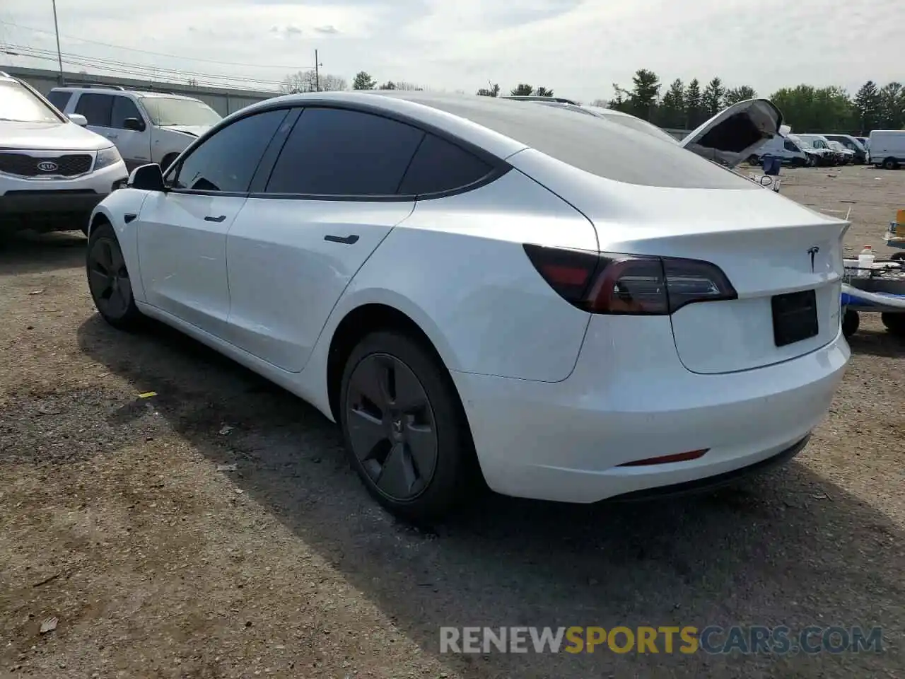 3 Photograph of a damaged car 5YJ3E1EB6NF273953 TESLA MODEL 3 2022