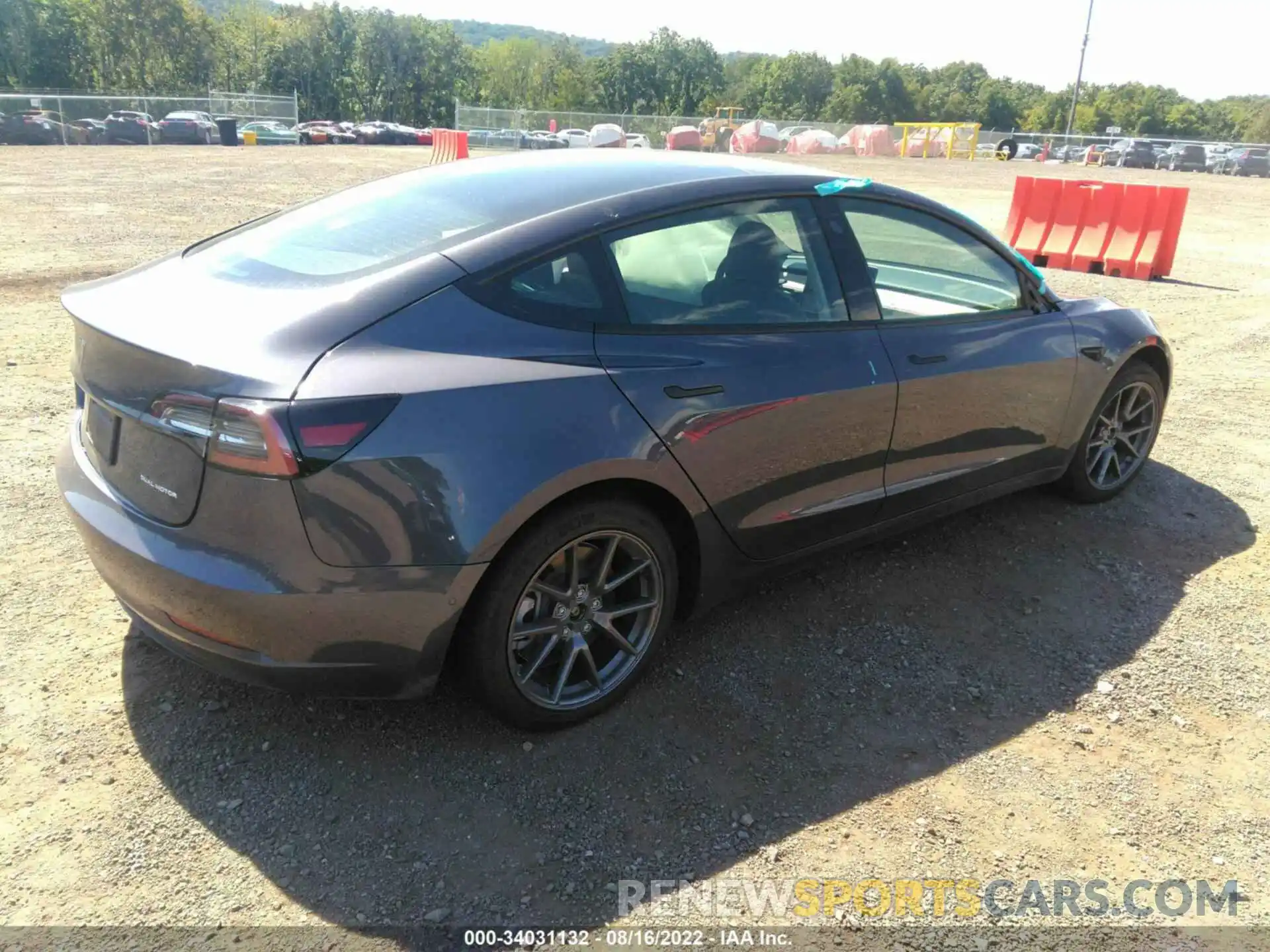 4 Photograph of a damaged car 5YJ3E1EB7NF117159 TESLA MODEL 3 2022