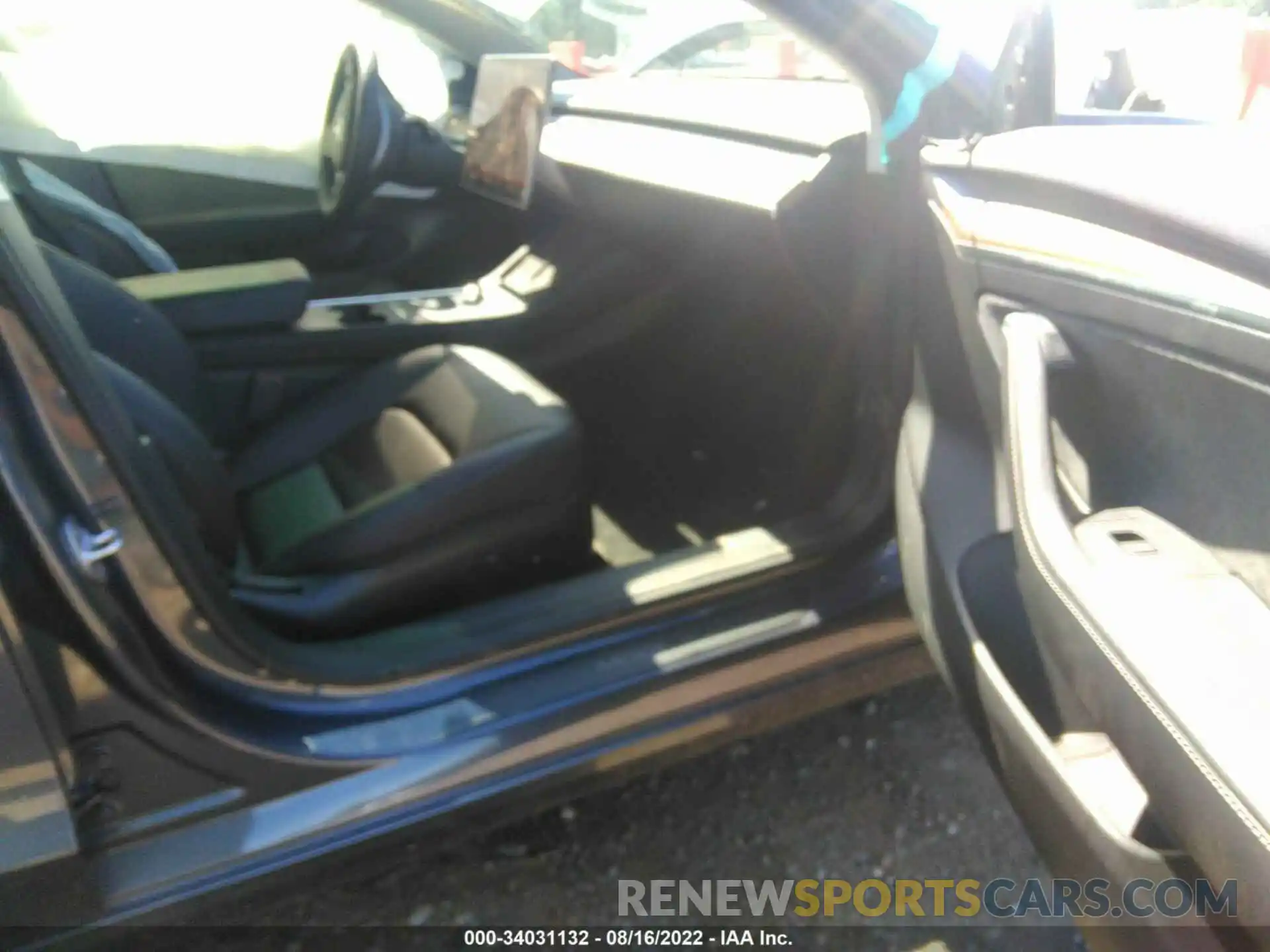 5 Photograph of a damaged car 5YJ3E1EB7NF117159 TESLA MODEL 3 2022