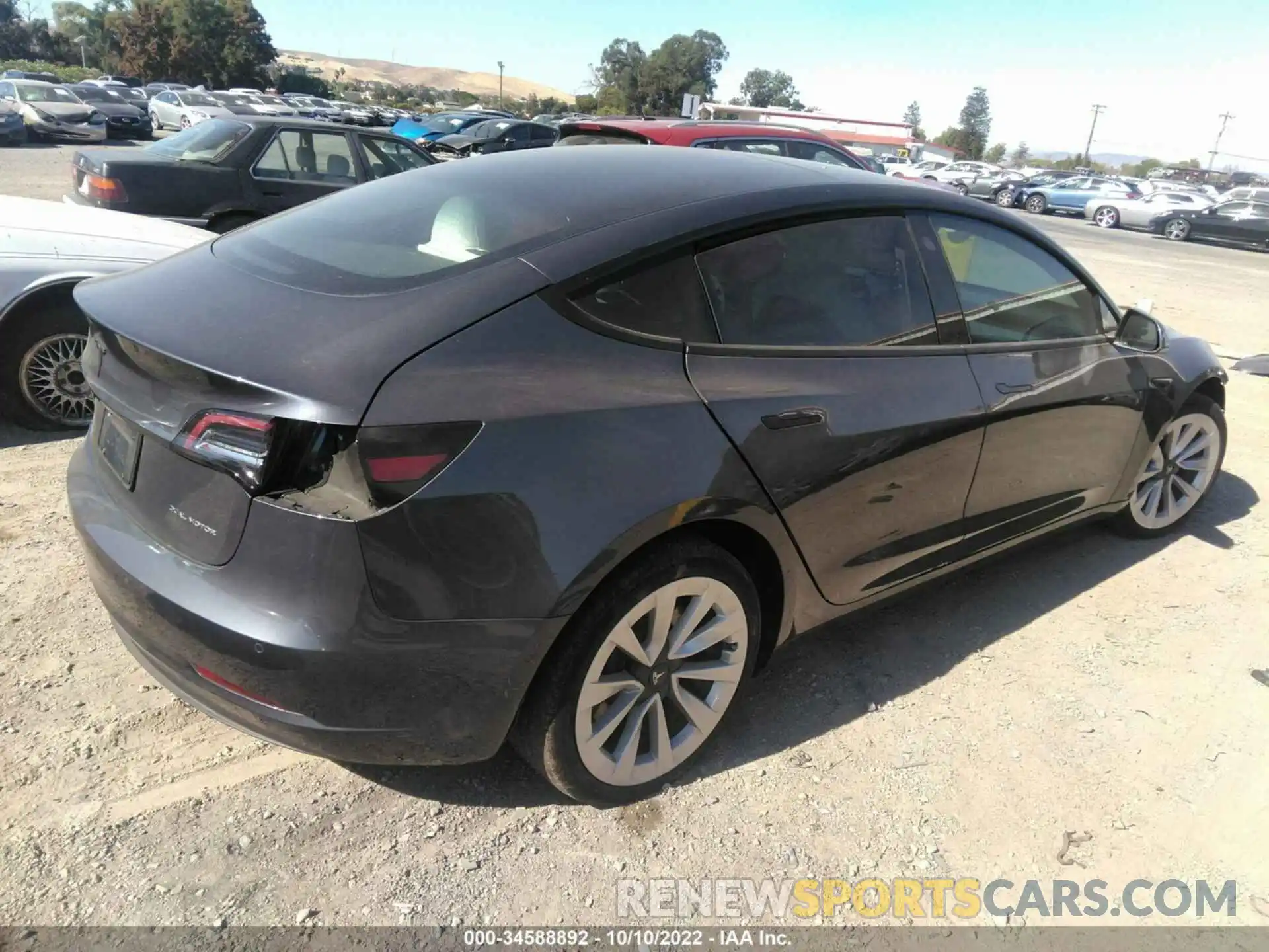 4 Photograph of a damaged car 5YJ3E1EB7NF143096 TESLA MODEL 3 2022