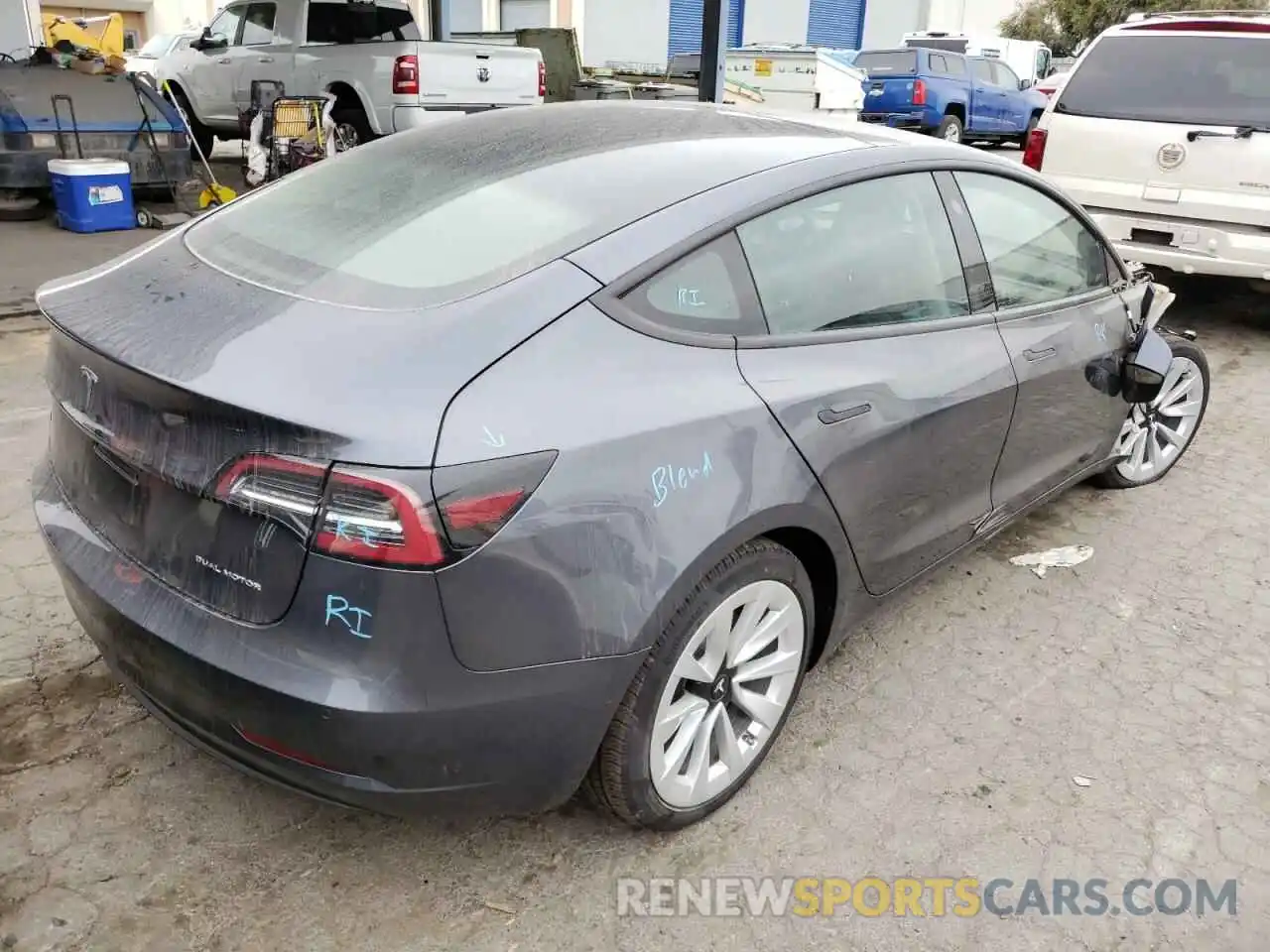 4 Фотография поврежденного автомобиля 5YJ3E1EB7NF145754 TESLA MODEL 3 2022