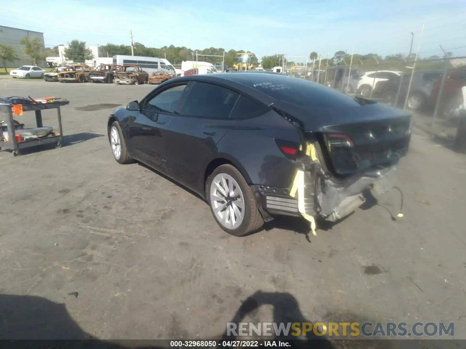 3 Photograph of a damaged car 5YJ3E1EB7NF169438 TESLA MODEL 3 2022