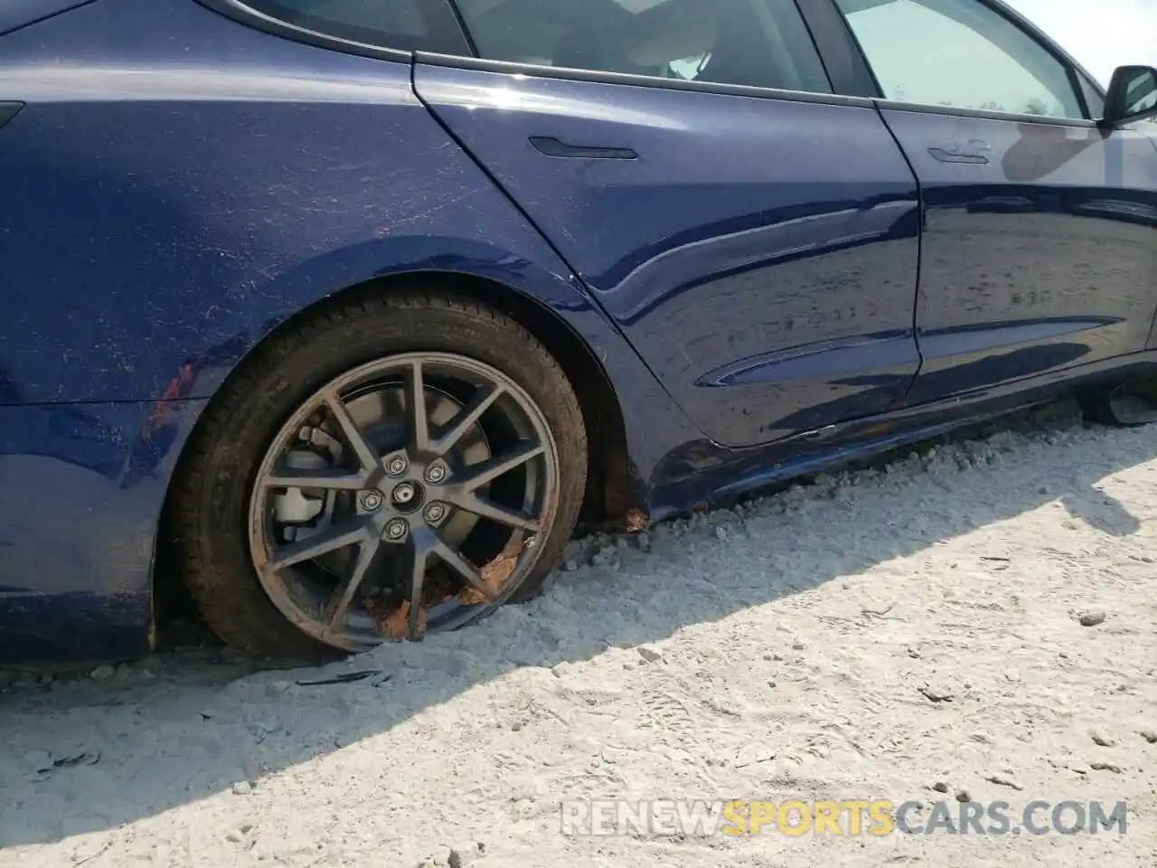 9 Photograph of a damaged car 5YJ3E1EB7NF177135 TESLA MODEL 3 2022