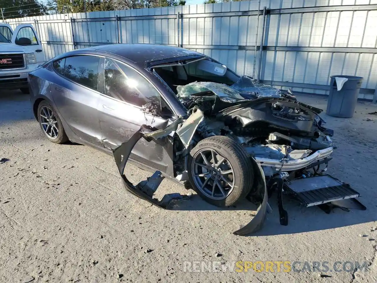 4 Photograph of a damaged car 5YJ3E1EB7NF183727 TESLA MODEL 3 2022