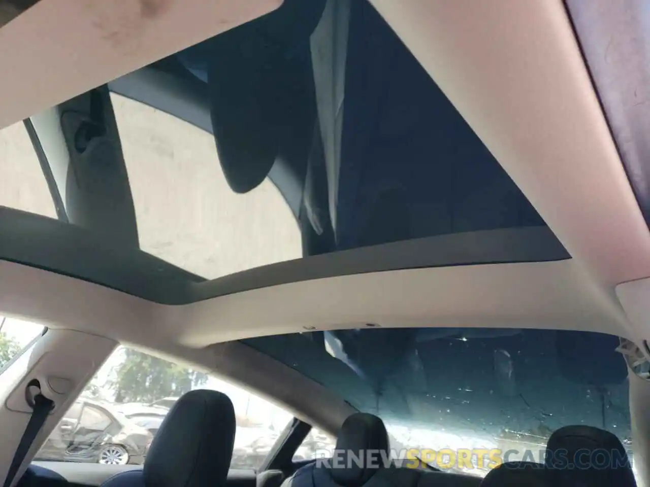 9 Photograph of a damaged car 5YJ3E1EB7NF185025 TESLA MODEL 3 2022