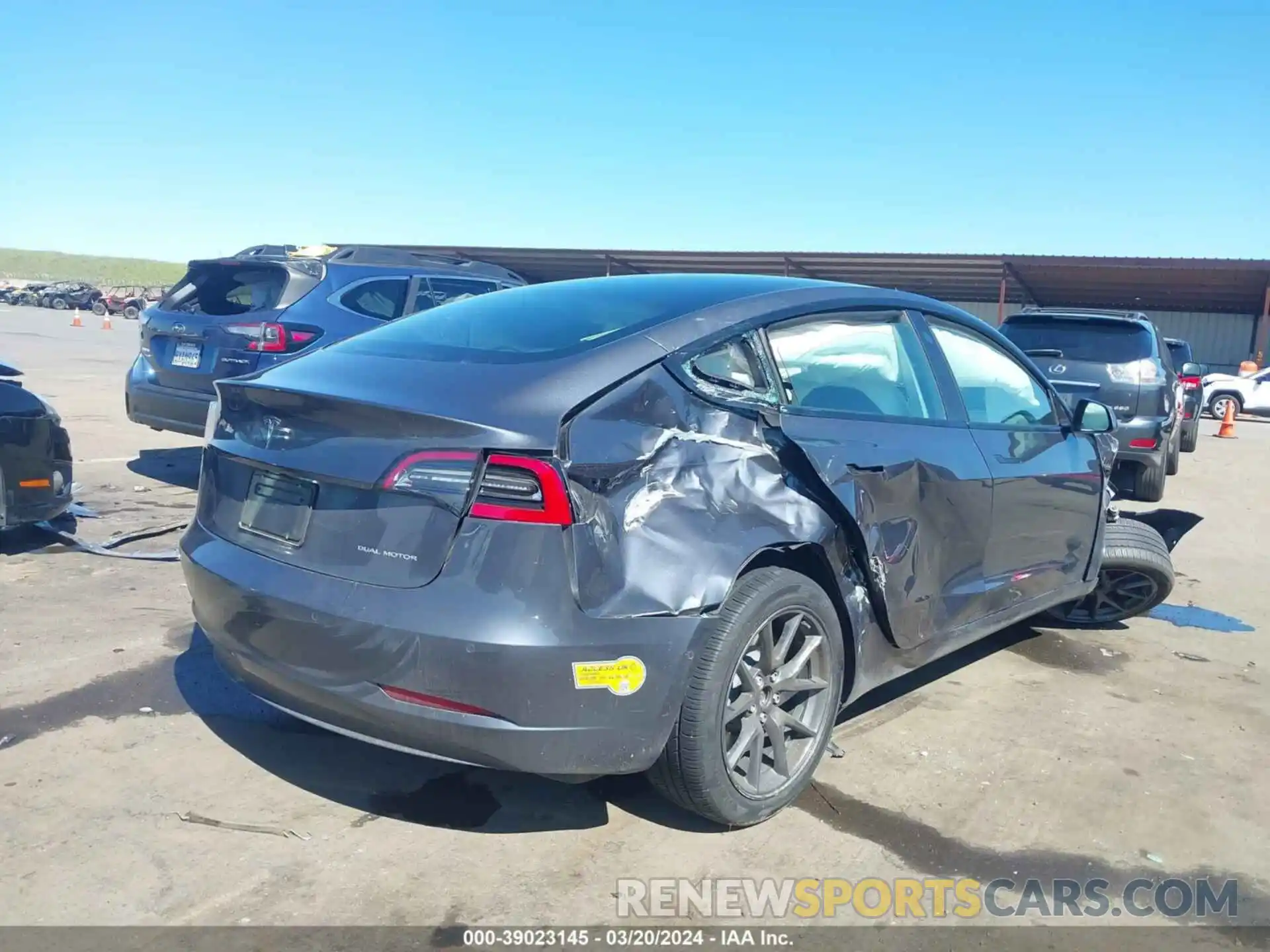 4 Photograph of a damaged car 5YJ3E1EB7NF232375 TESLA MODEL 3 2022