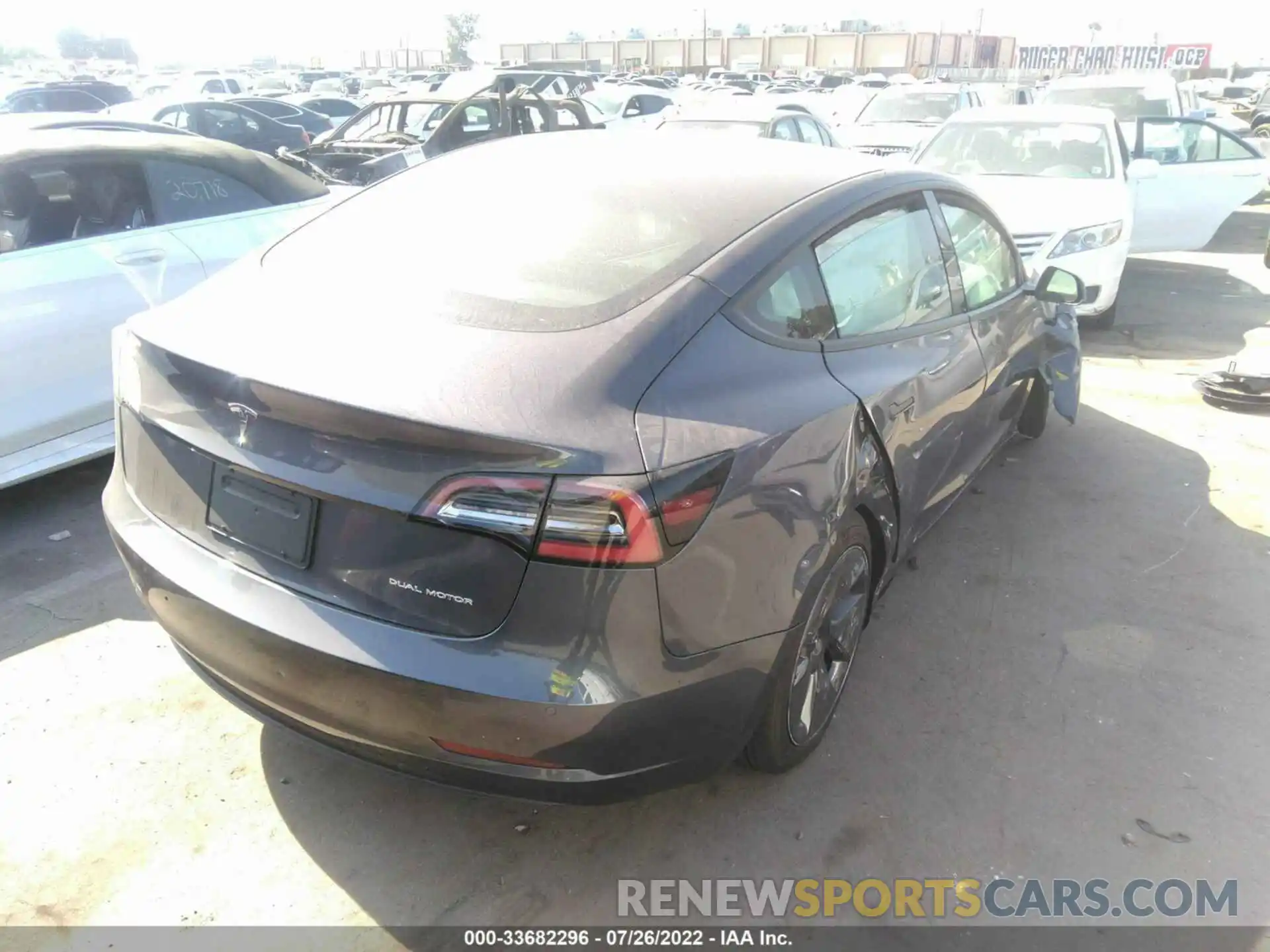 4 Photograph of a damaged car 5YJ3E1EB7NF246325 TESLA MODEL 3 2022