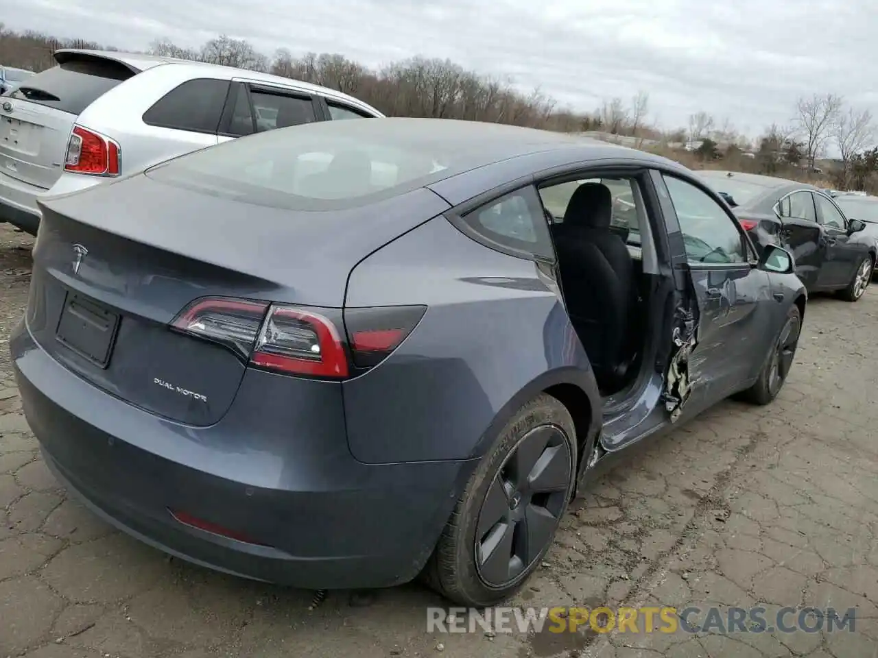 3 Photograph of a damaged car 5YJ3E1EB7NF327454 TESLA MODEL 3 2022