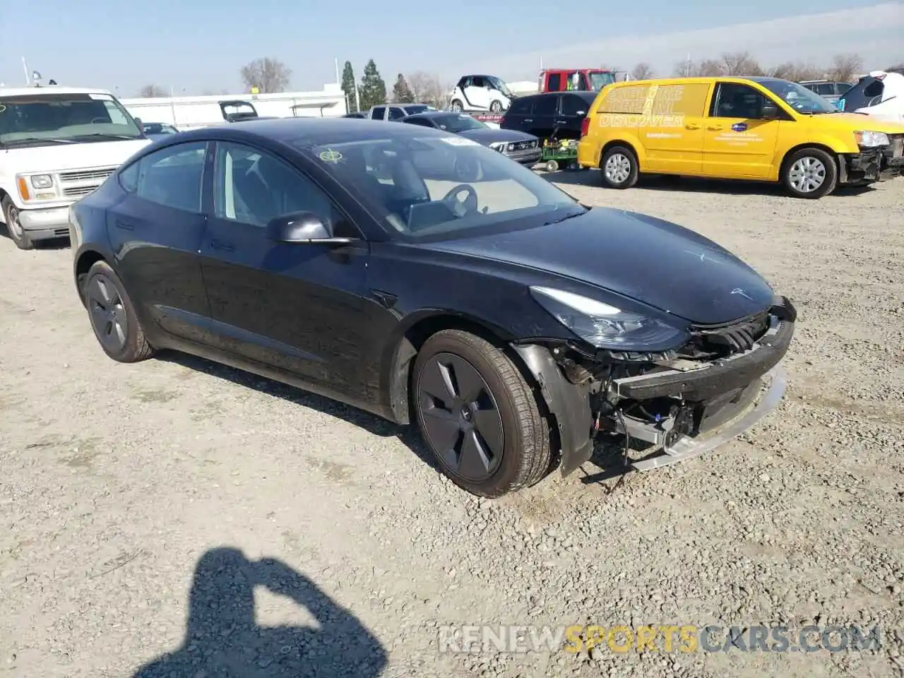 4 Photograph of a damaged car 5YJ3E1EB7NF344450 TESLA MODEL 3 2022