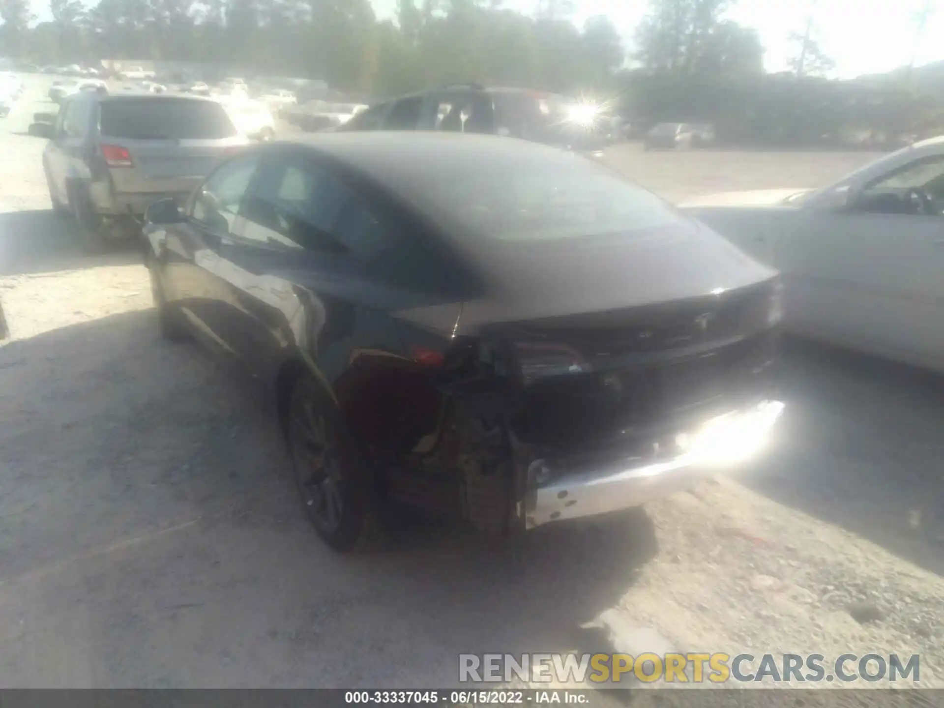 3 Photograph of a damaged car 5YJ3E1EB8NF105750 TESLA MODEL 3 2022