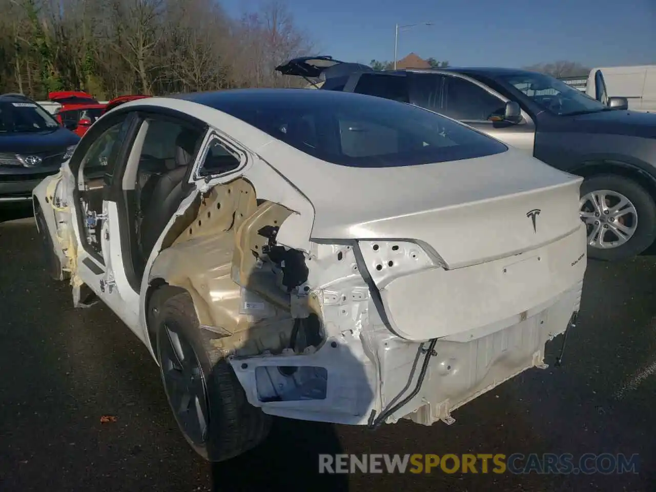 3 Photograph of a damaged car 5YJ3E1EB8NF107014 TESLA MODEL 3 2022