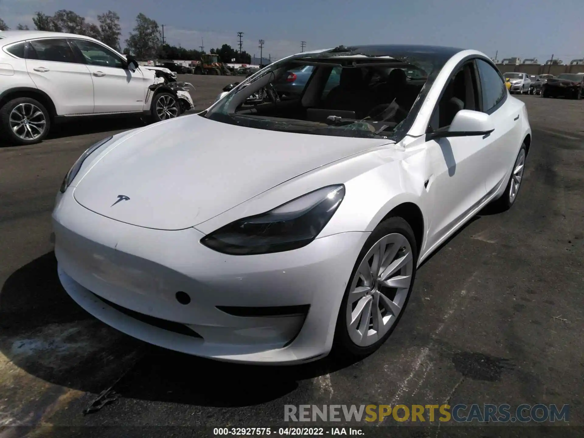 2 Photograph of a damaged car 5YJ3E1EB8NF137548 TESLA MODEL 3 2022