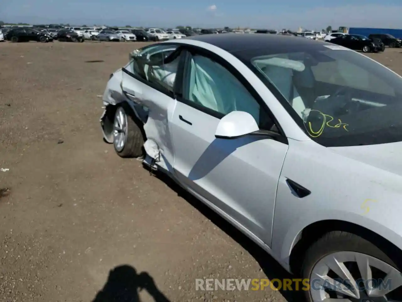 9 Photograph of a damaged car 5YJ3E1EB8NF167021 TESLA MODEL 3 2022