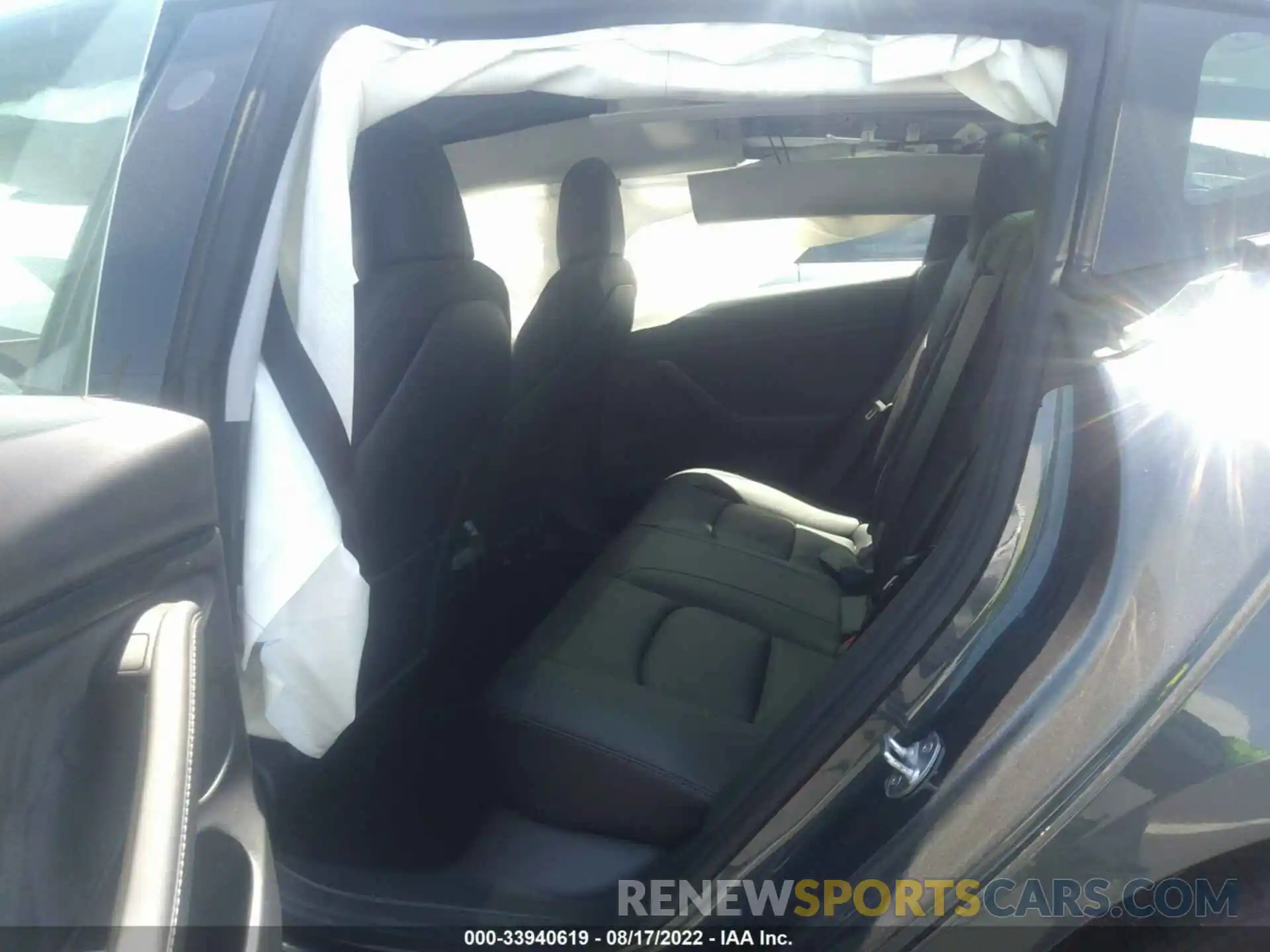 8 Photograph of a damaged car 5YJ3E1EB8NF207789 TESLA MODEL 3 2022