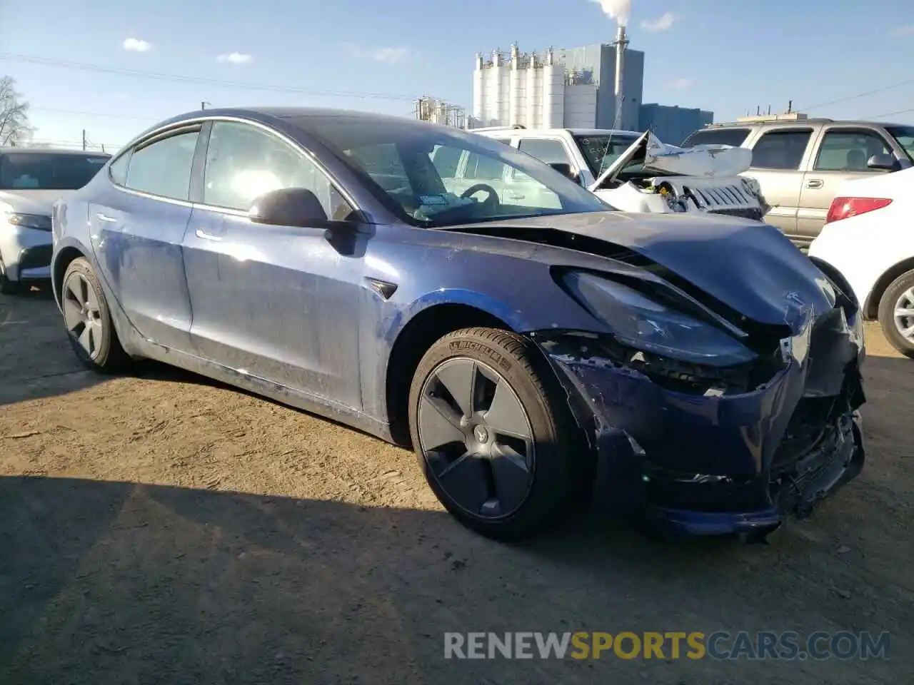 4 Photograph of a damaged car 5YJ3E1EB8NF274974 TESLA MODEL 3 2022