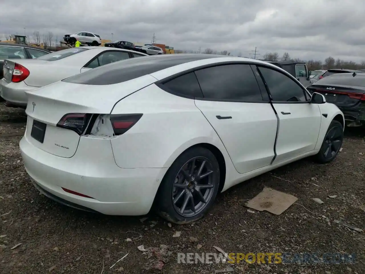 3 Photograph of a damaged car 5YJ3E1EB8NF354131 TESLA MODEL 3 2022