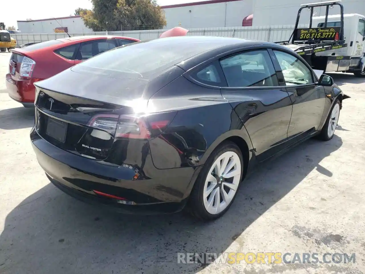 4 Photograph of a damaged car 5YJ3E1EB9NF143293 TESLA MODEL 3 2022