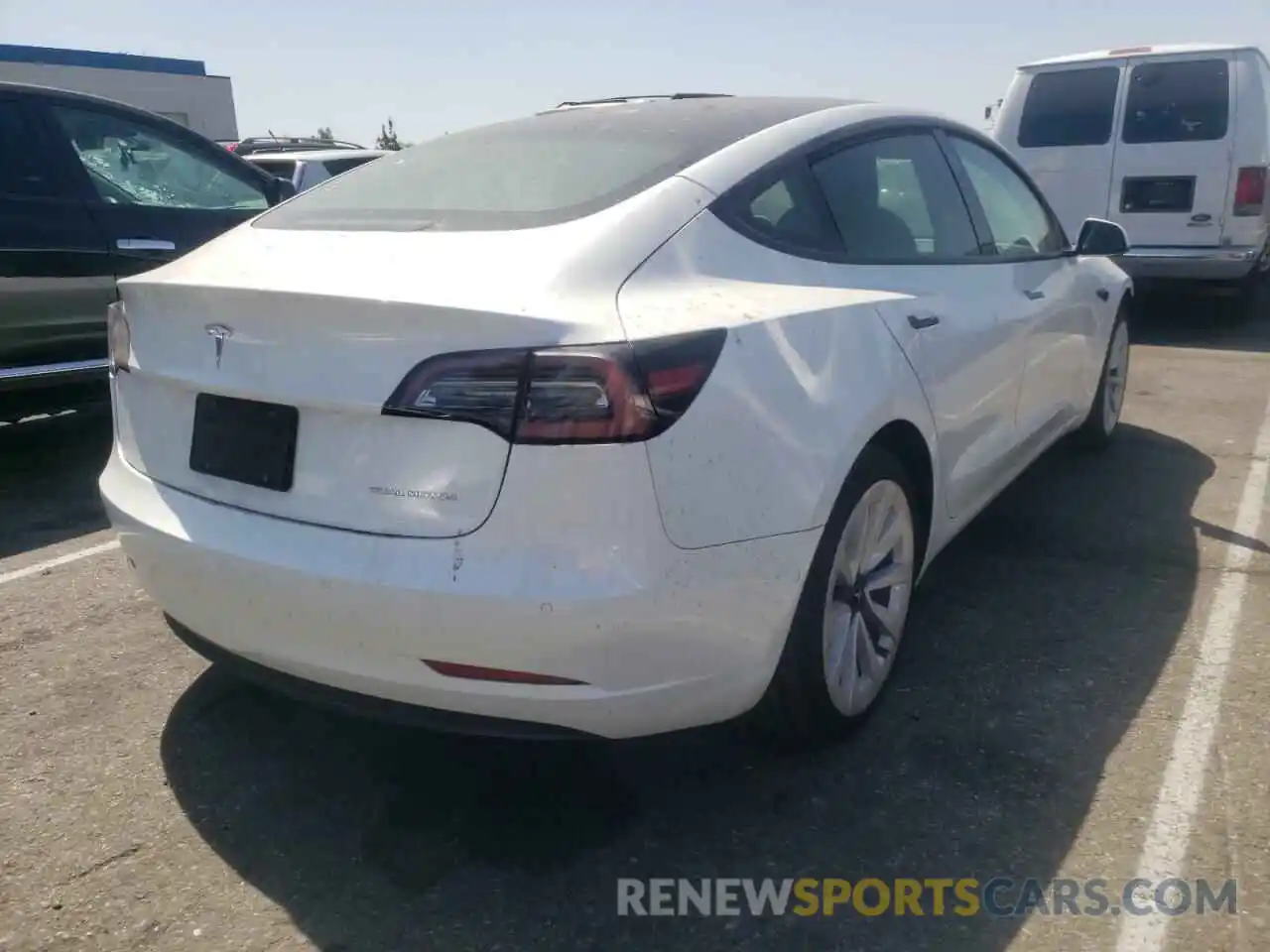 4 Photograph of a damaged car 5YJ3E1EB9NF144654 TESLA MODEL 3 2022