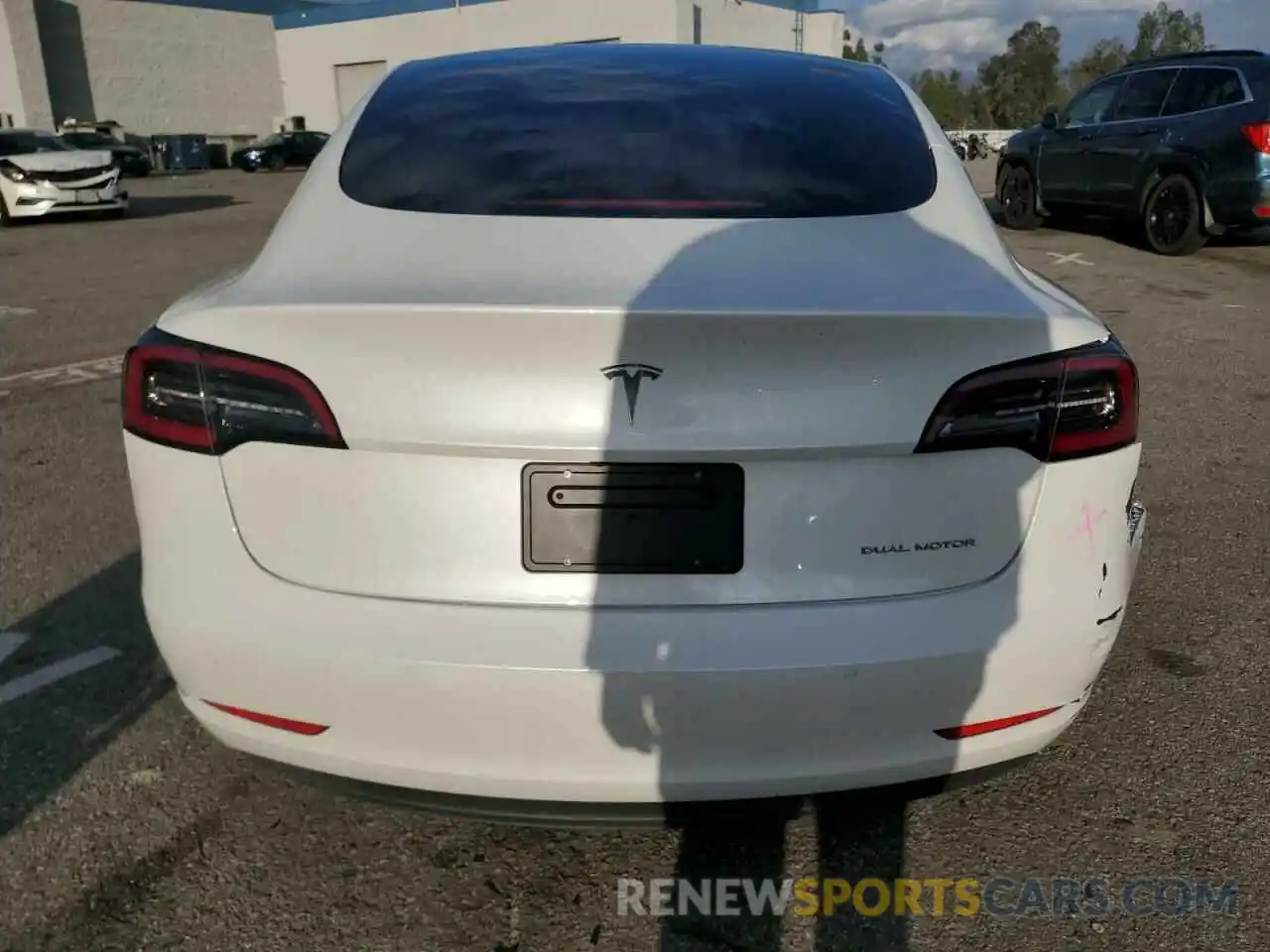 6 Photograph of a damaged car 5YJ3E1EB9NF161387 TESLA MODEL 3 2022