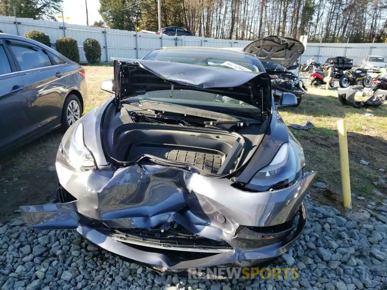 9 Photograph of a damaged car 5YJ3E1EB9NF168033 TESLA MODEL 3 2022