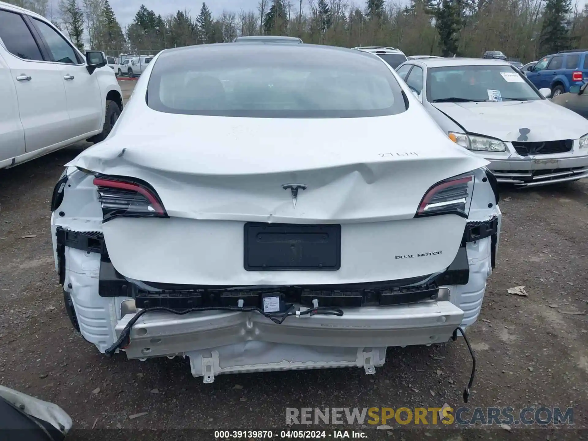 17 Photograph of a damaged car 5YJ3E1EB9NF178531 TESLA MODEL 3 2022