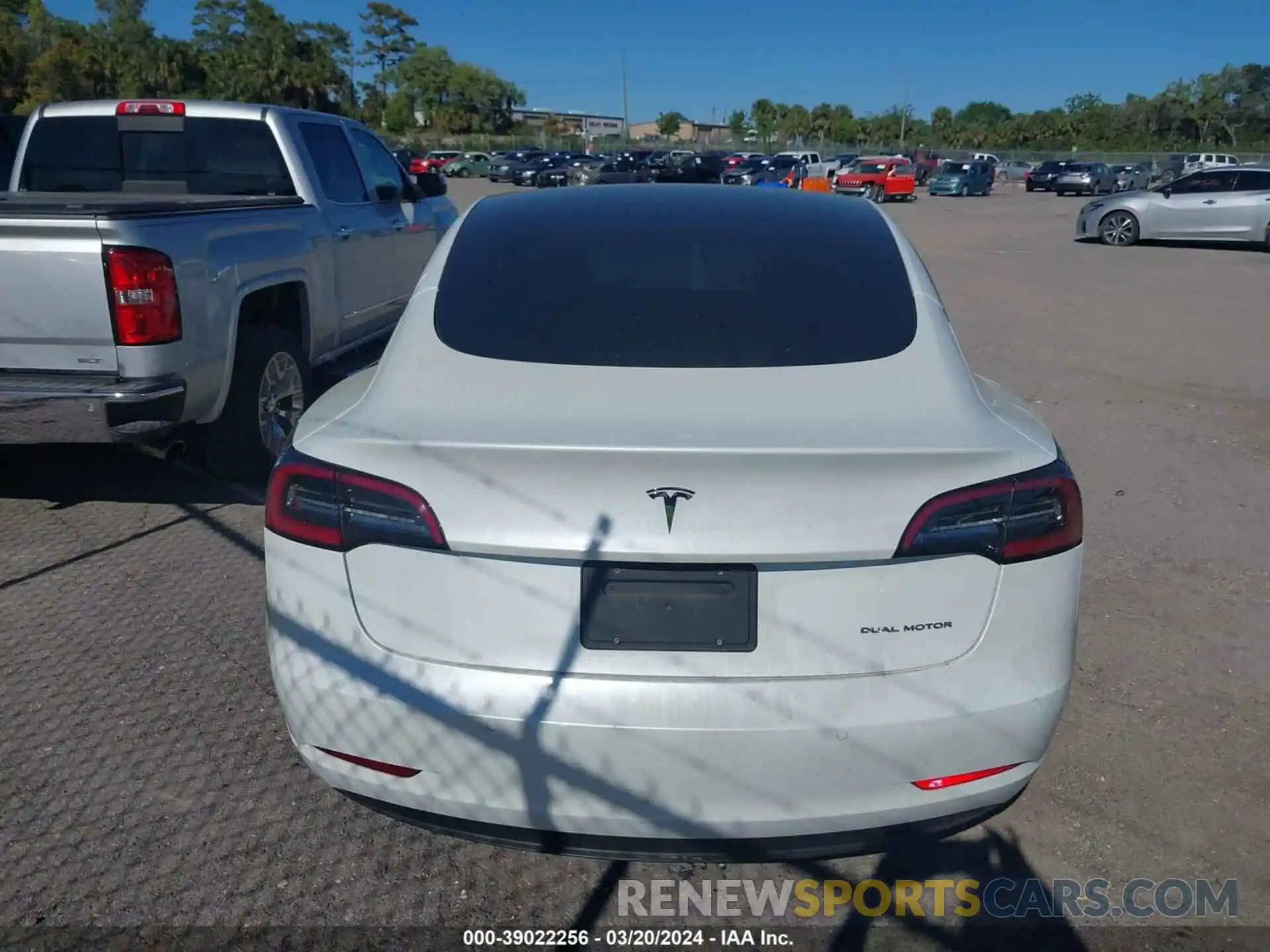 16 Photograph of a damaged car 5YJ3E1EB9NF195734 TESLA MODEL 3 2022